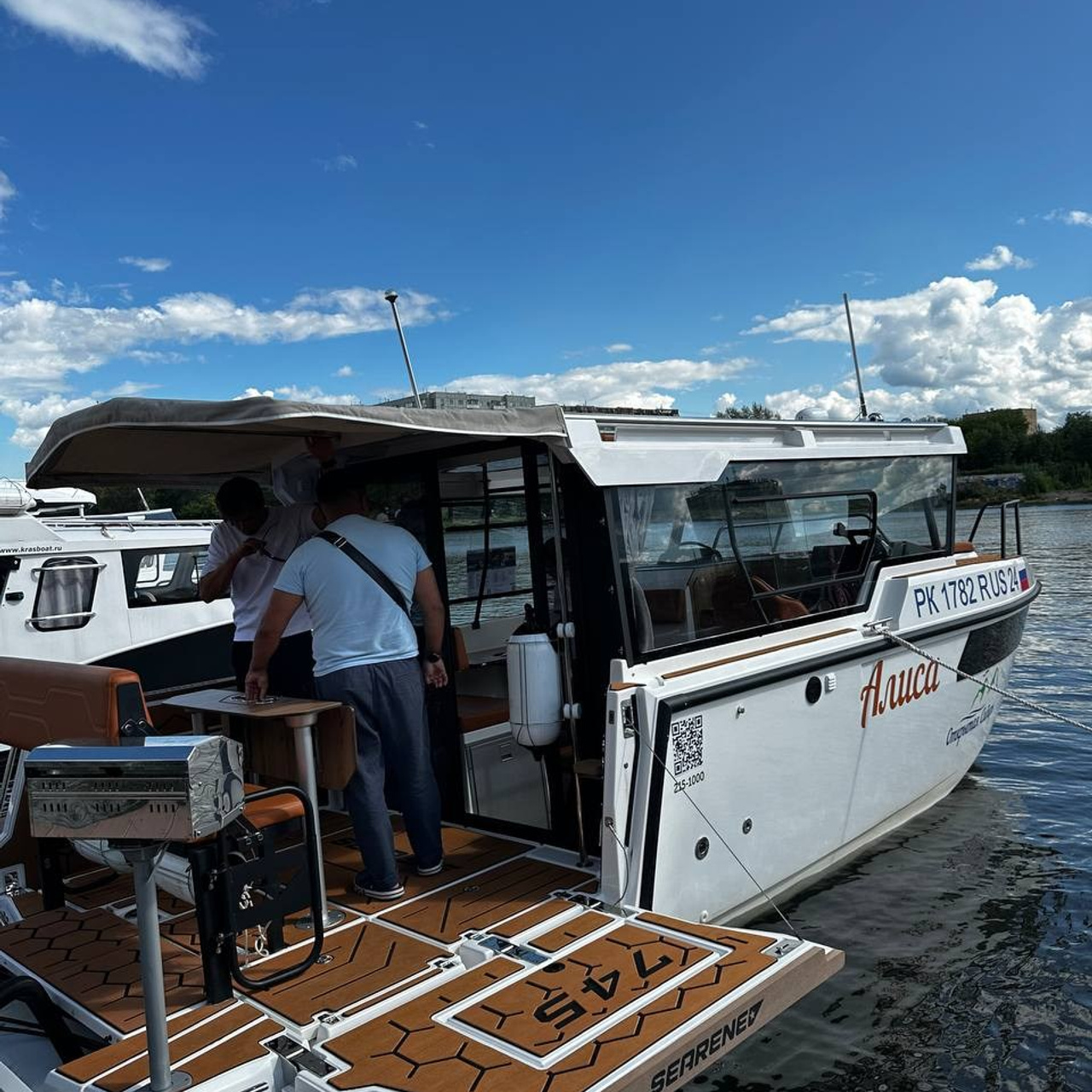 Алиса. RestPlace — парусные, премиум яхты, катера — аренда Красноярск