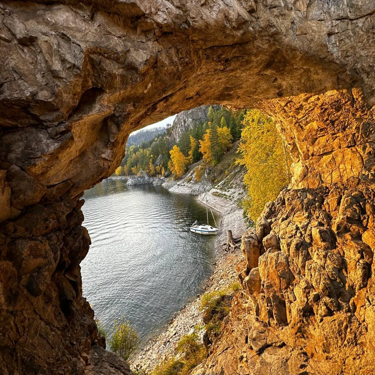 Чарли. RestPlace — парусные, премиум яхты, катера — аренда Красноярск