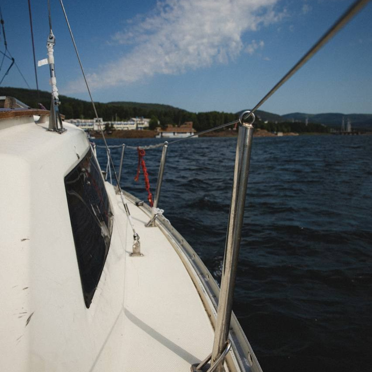 Чарли. RestPlace — парусные, премиум яхты, катера — аренда Красноярск