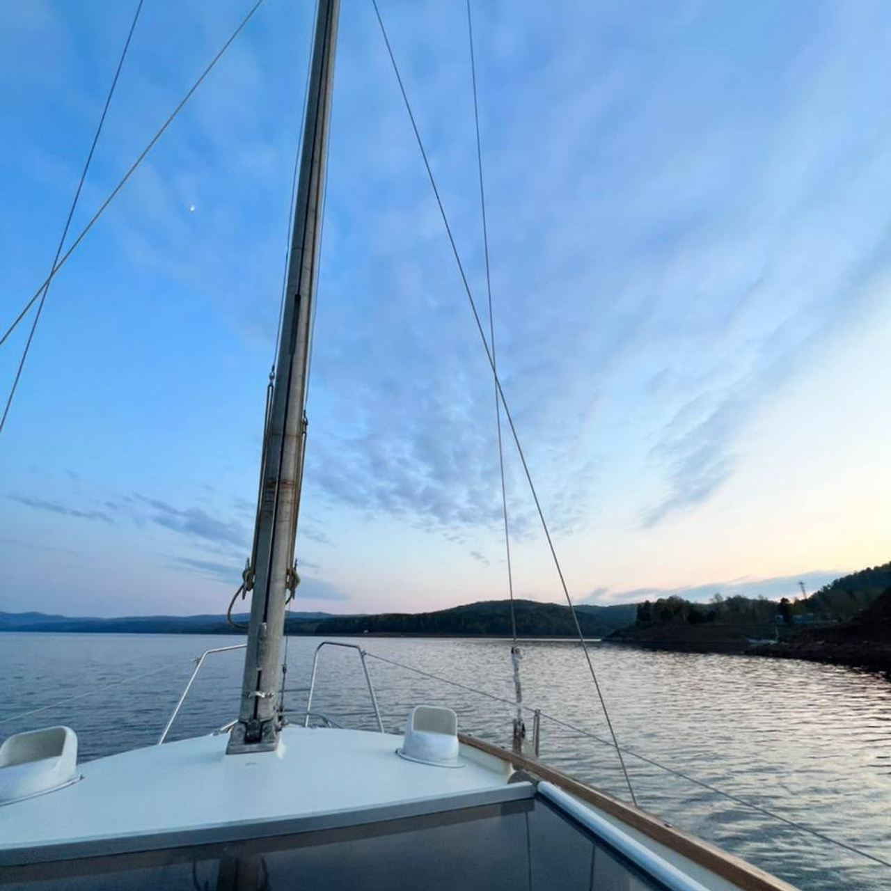 Чарли. RestPlace — парусные, премиум яхты, катера — аренда Красноярск