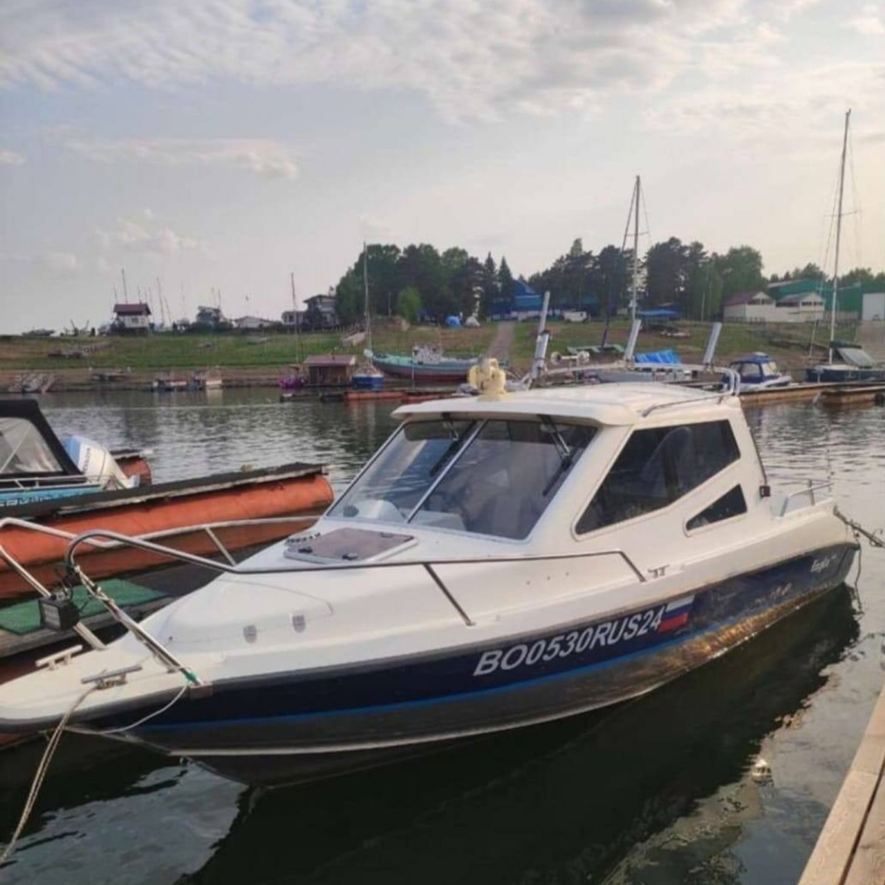 Катер 290. RestPlace — парусные, премиум яхты, катера — аренда Красноярск