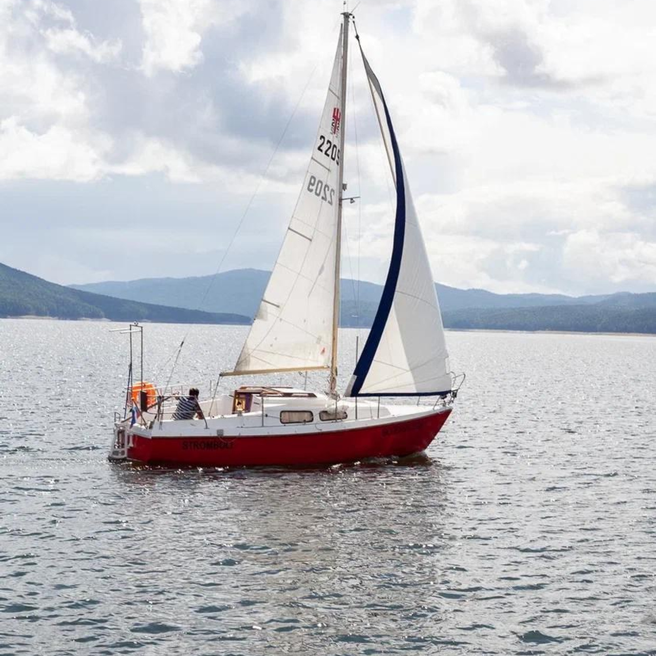 Стромболи. RestPlace — парусные, премиум яхты, катера — аренда Красноярск