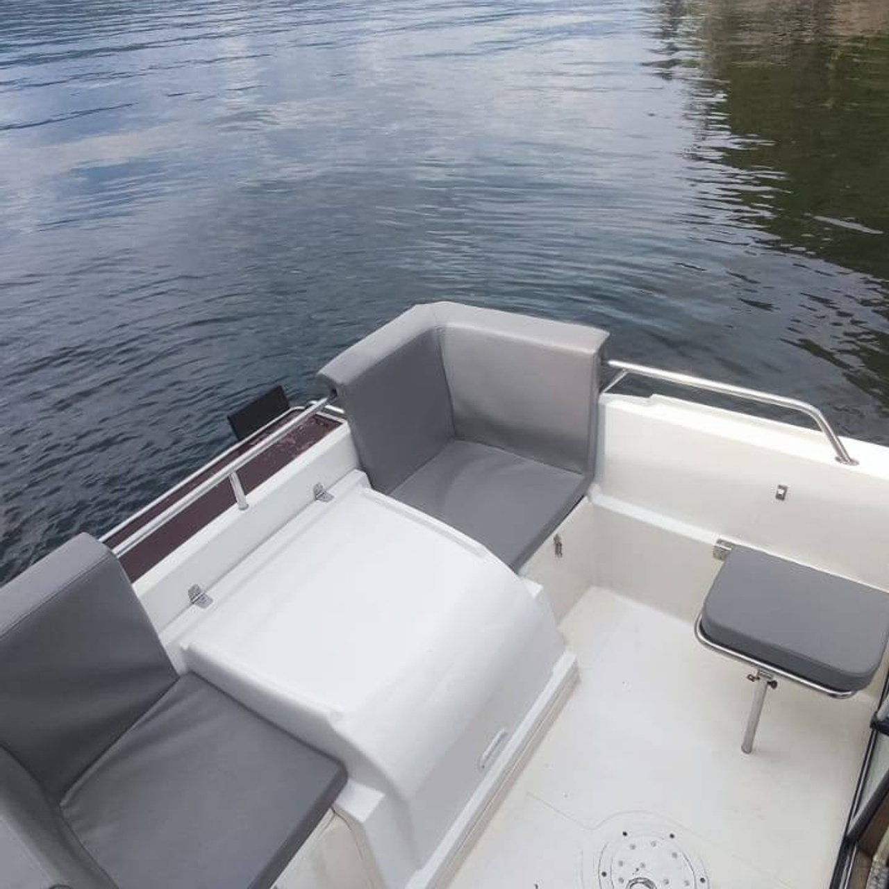 Катер 290. RestPlace — парусные, премиум яхты, катера — аренда Красноярск