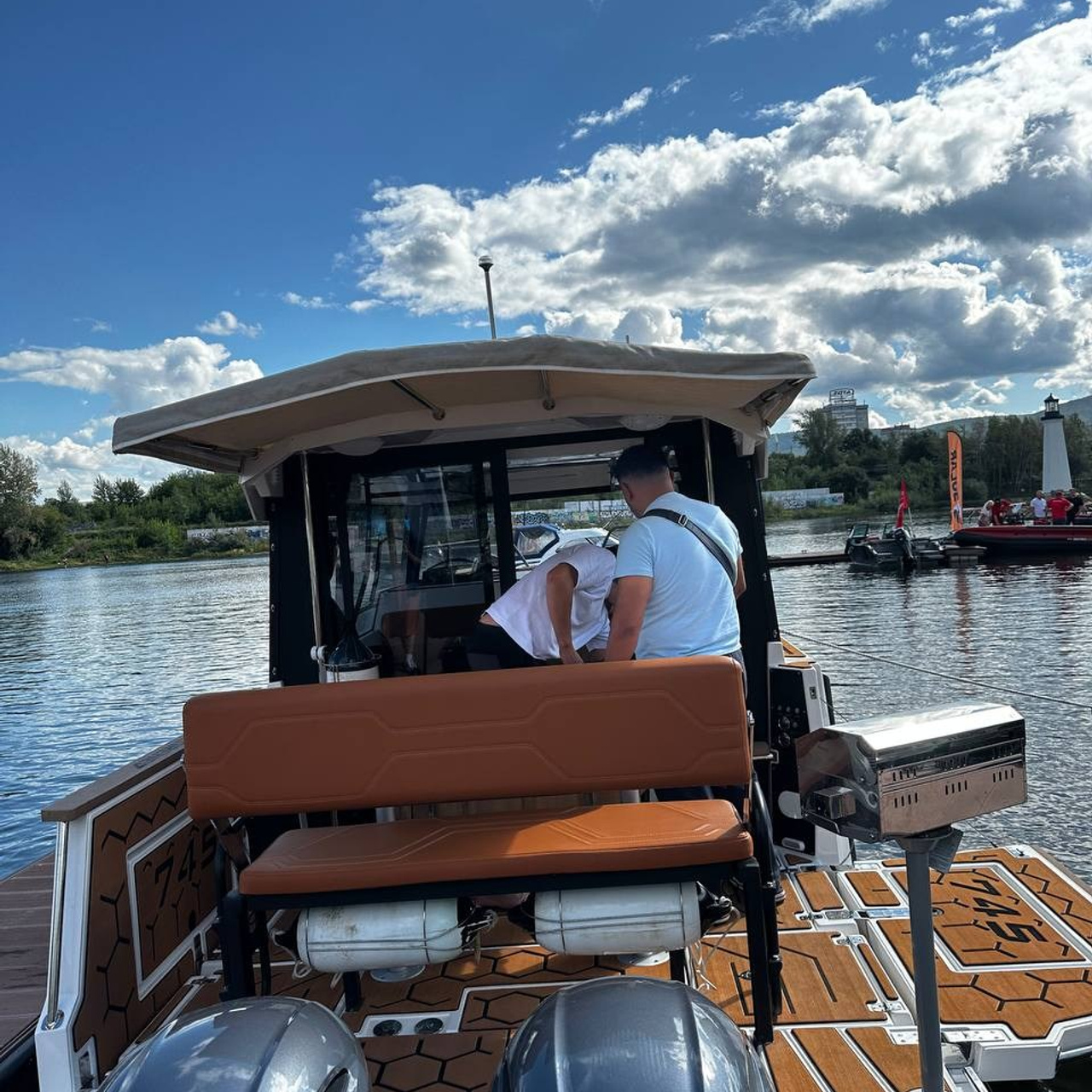 Алиса. RestPlace — парусные, премиум яхты, катера — аренда Красноярск