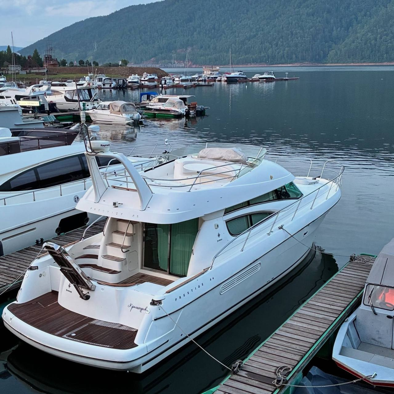 Престиж. RestPlace — парусные, премиум яхты, катера — аренда Красноярск