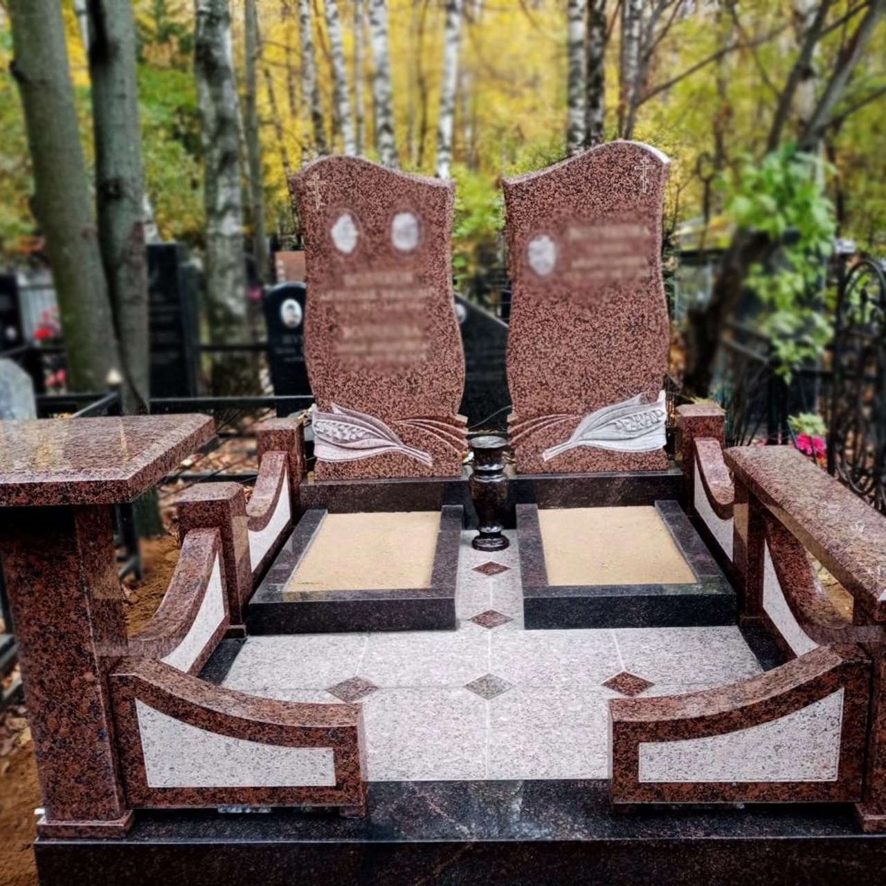 Наши работы. Памятники в Москве и Московской области