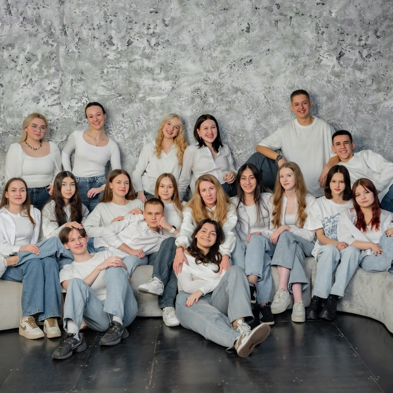 Отзывы о студии фотографии алисаальбумс. Forteens Выпускные альбомы в Нижнем Новгороде