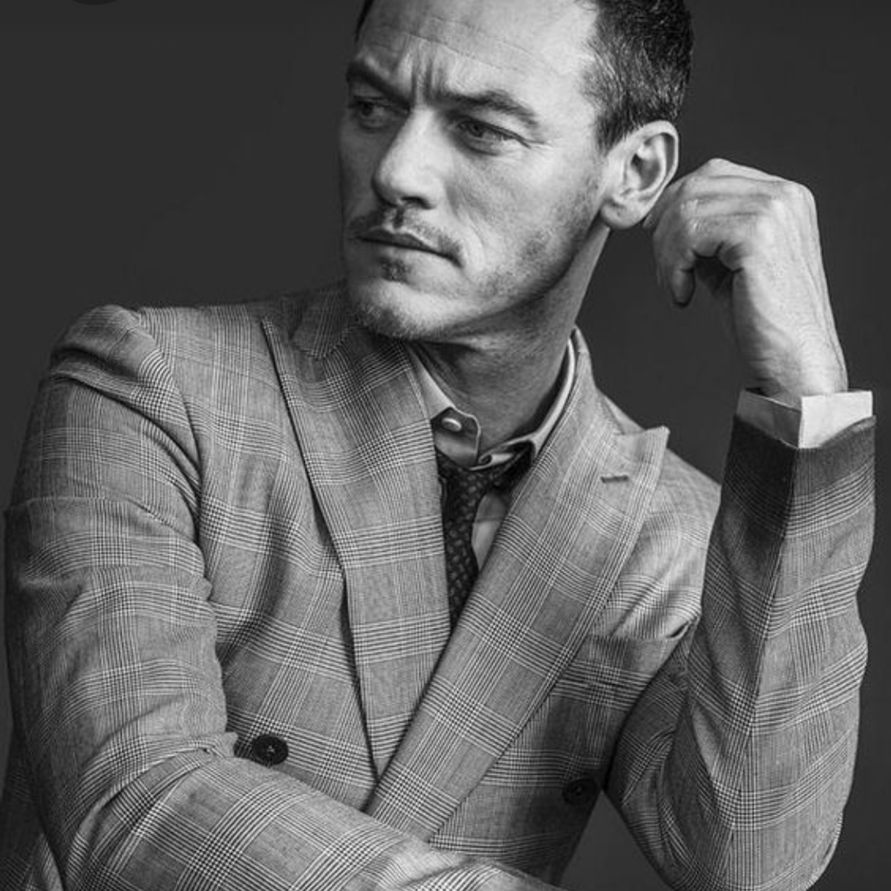 Портрет парни