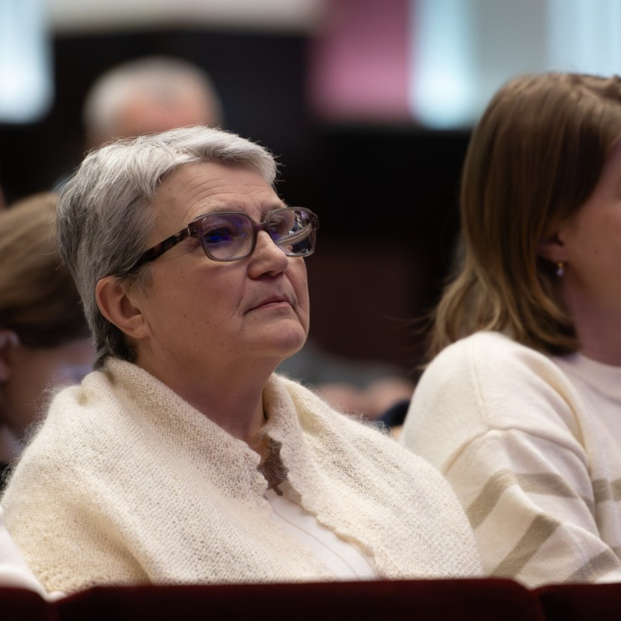 Страница отзывов о работе с Антоном Севастьяновым. Фотосъёмка интерьеров и архитектуры гостиниц, промышленная съёмка