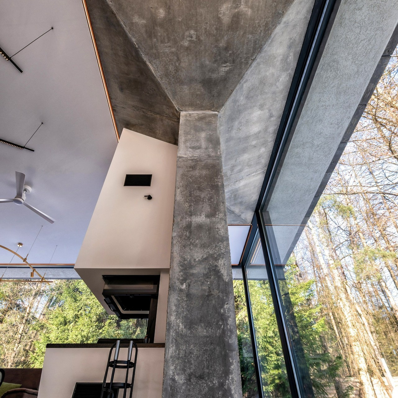 Страница отзывов о работе с Антоном Севастьяновым. Фотосъёмка интерьеров и архитектуры гостиниц, промышленная съёмка