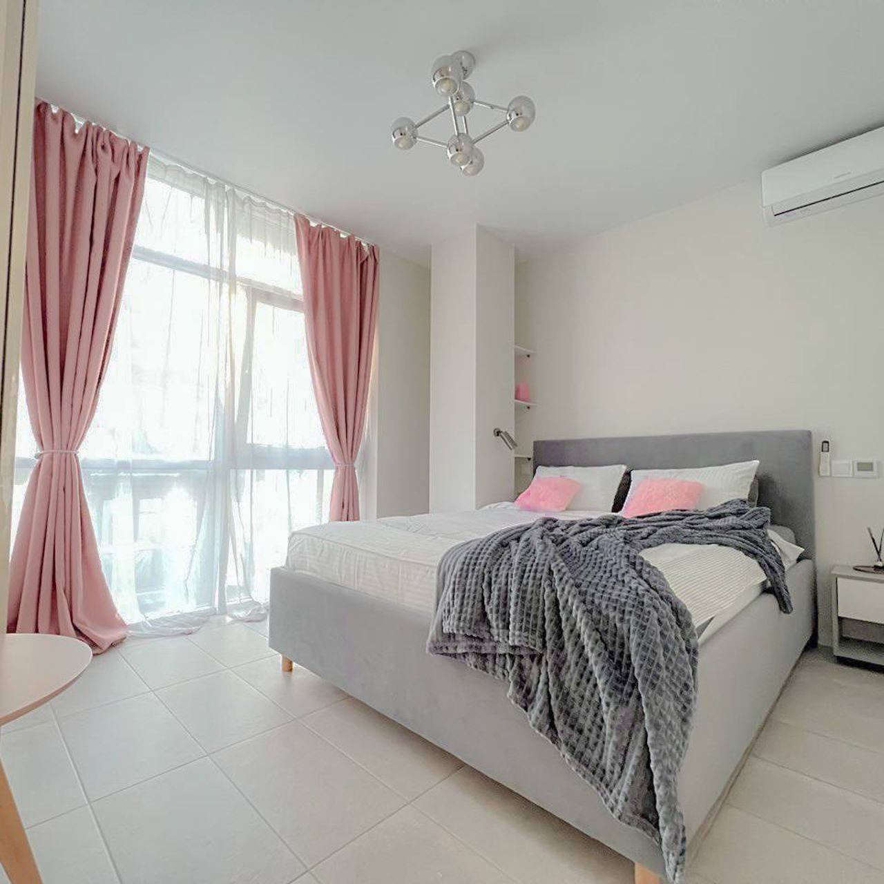 Стильная, двухуровневая квартира в новом, современном жилом комплекce!