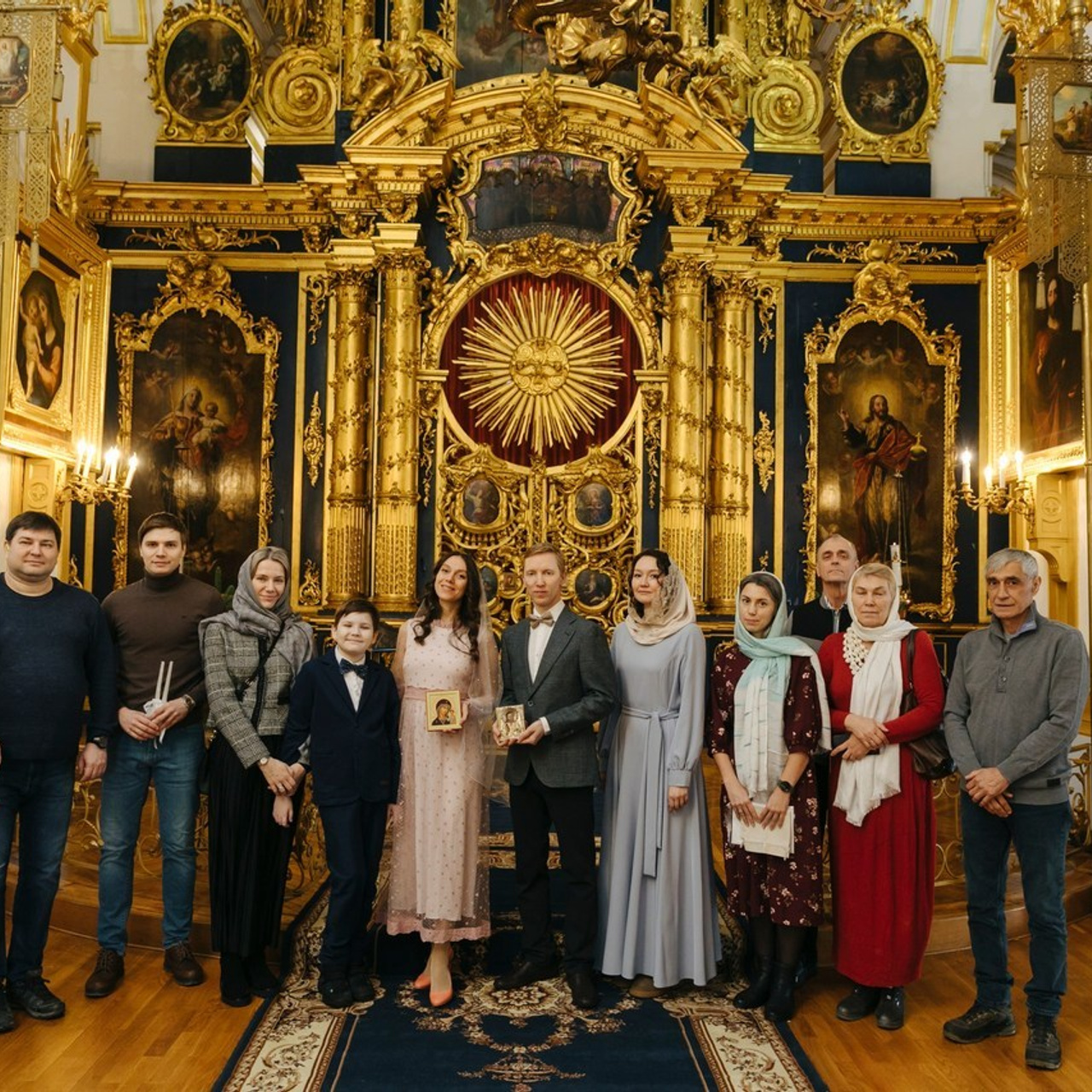 Отзывы на работу. Фотограф крещение венчание в Петербурге! Помогает подобрать храм и посоветовал душевного батюшку в СПб