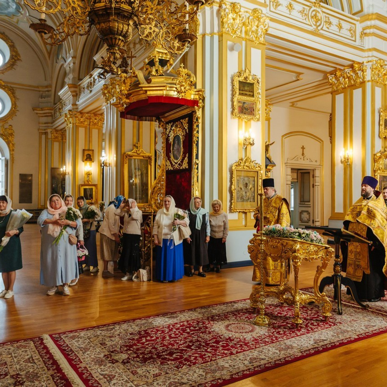 Отзывы на работу. Фотограф крещение венчание в Петербурге! Помогает подобрать храм и посоветовал душевного батюшку в СПб