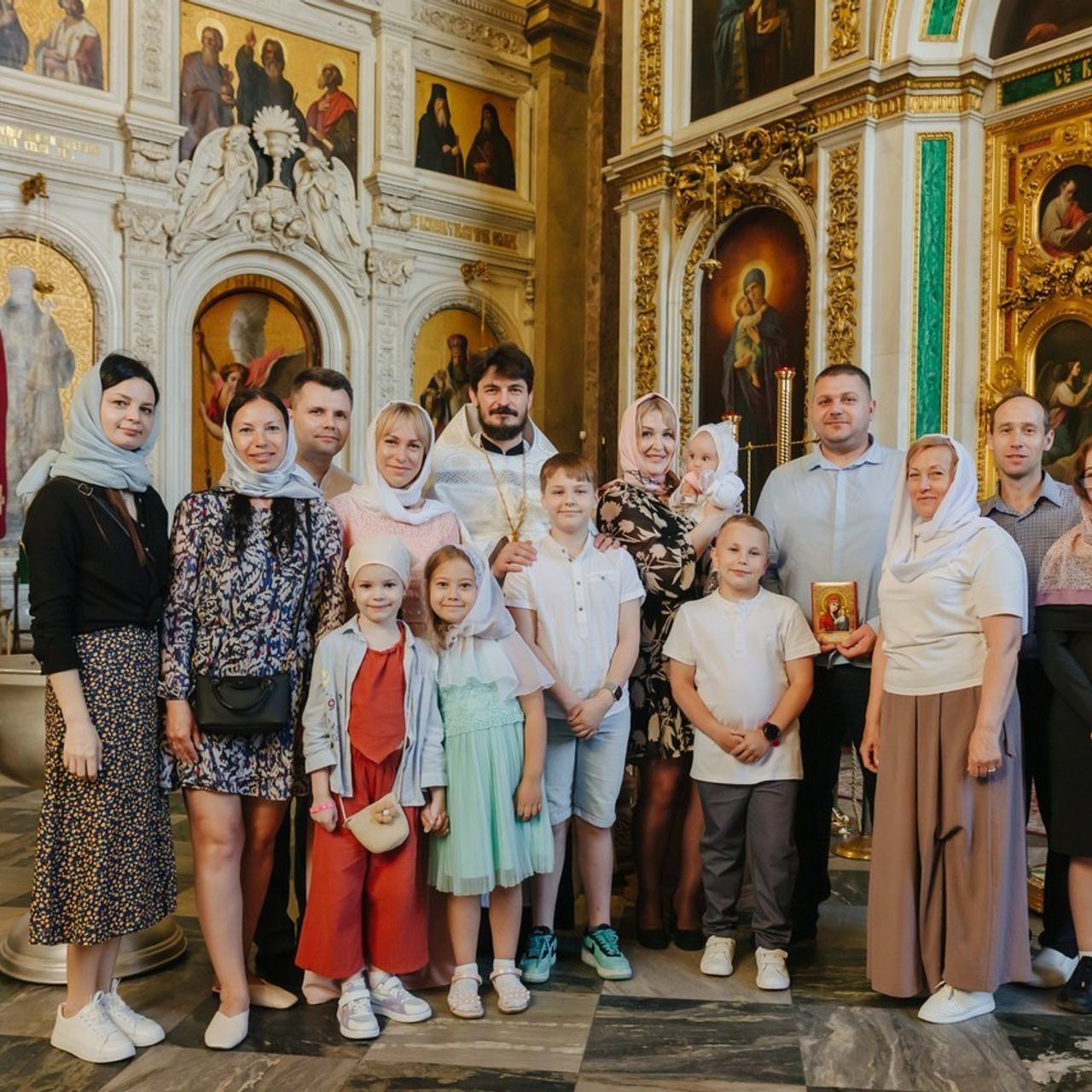 Отзывы на работу. Фотограф крещение венчание в Петербурге! Помогает подобрать храм и посоветовал душевного батюшку в СПб