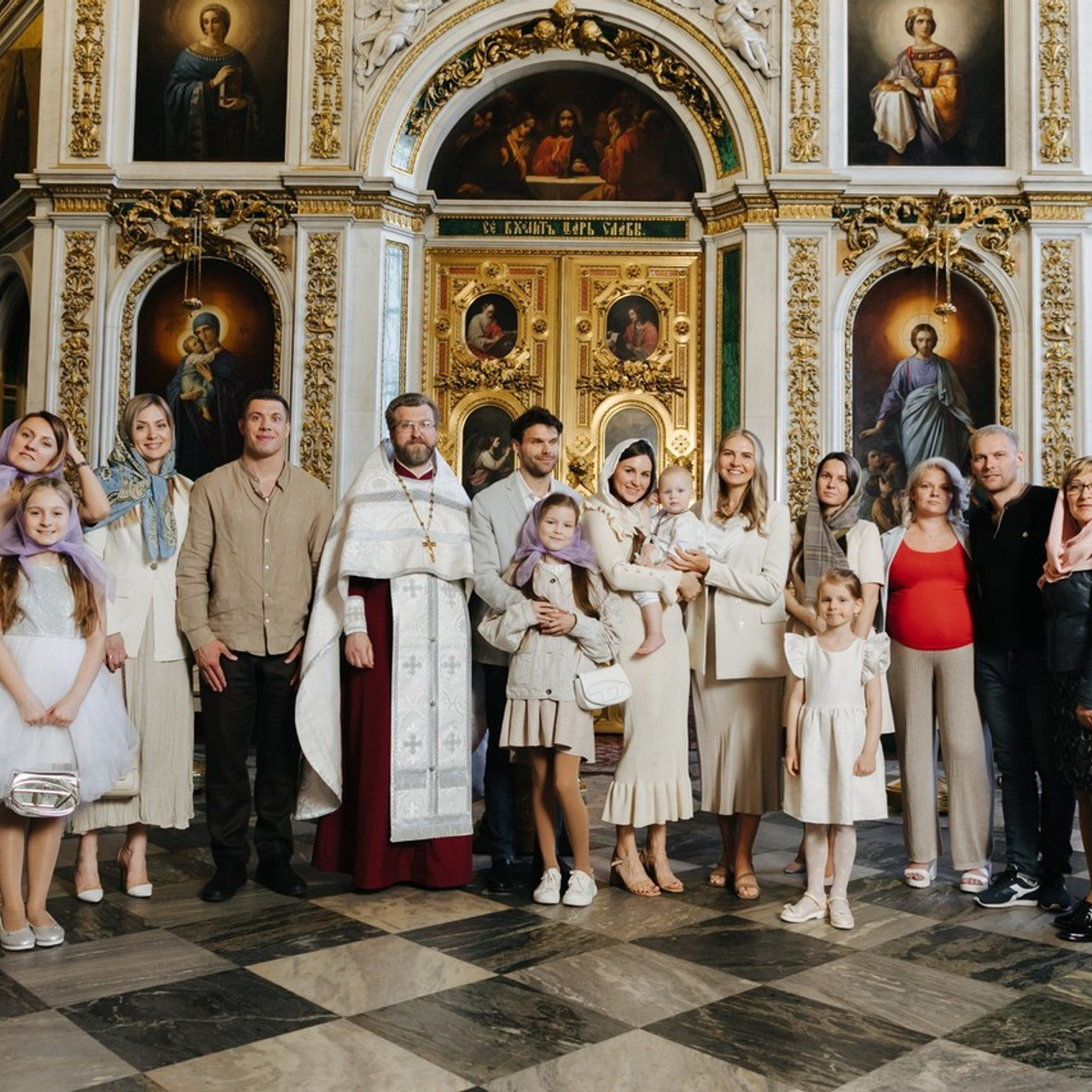 Отзывы на работу. Фотограф крещение венчание в Петербурге! Помогает подобрать храм и посоветовал душевного батюшку в СПб