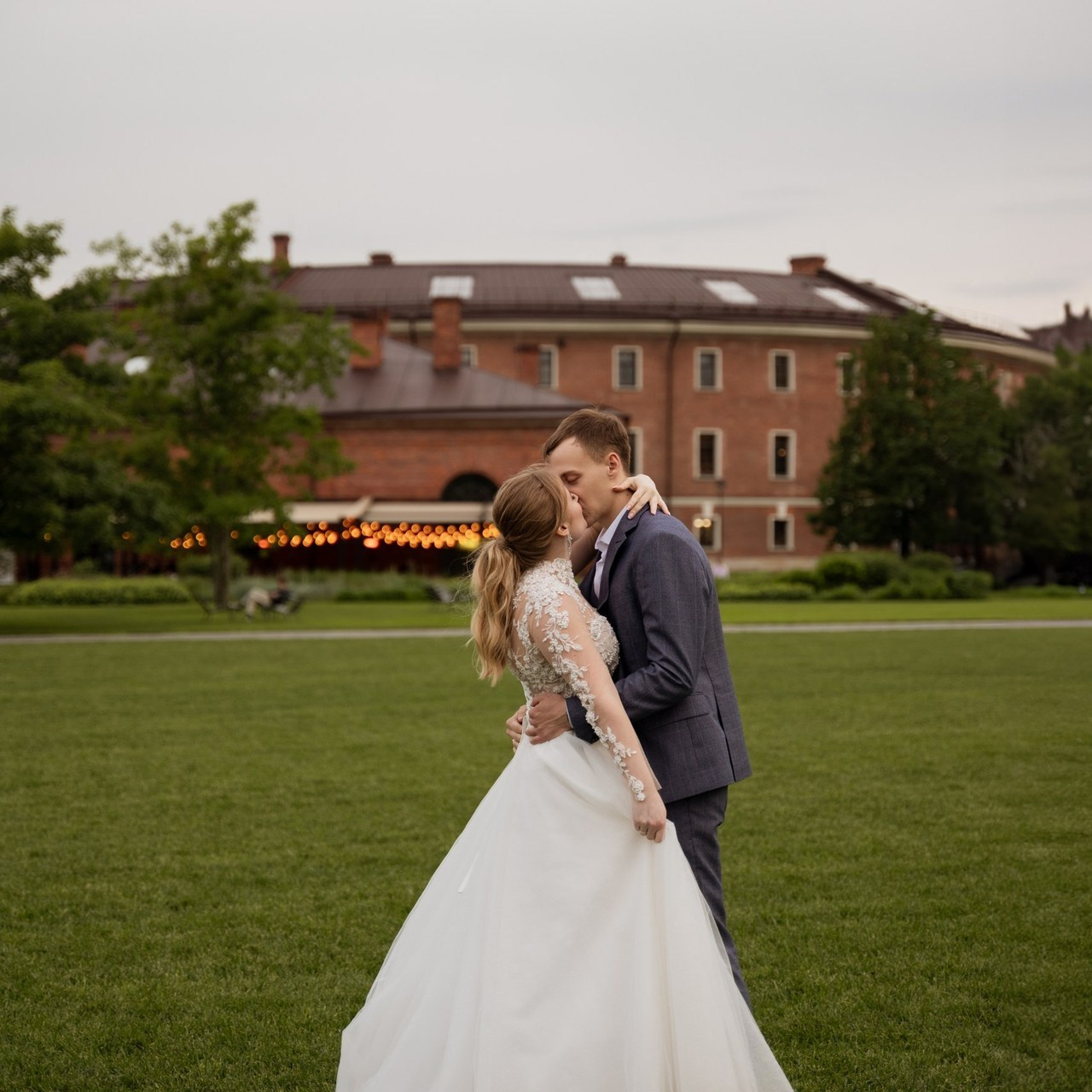 Отзывы. Свадебный фотограф в Санкт-Петербурге Владислава Тюльпина