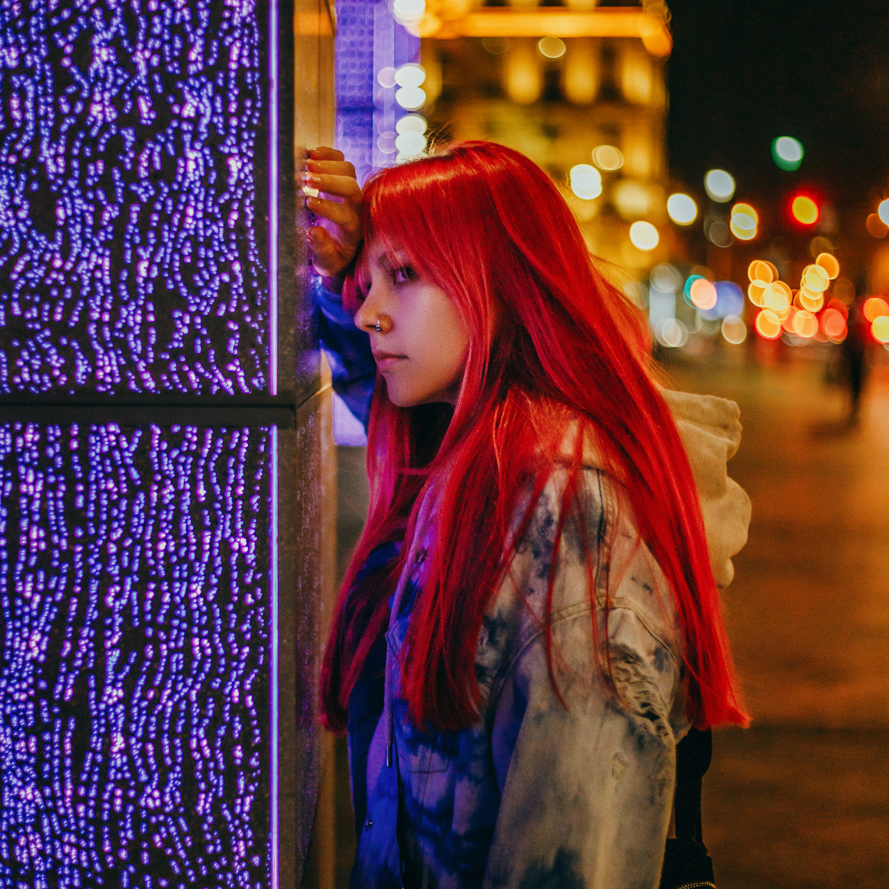 Маша в неоне