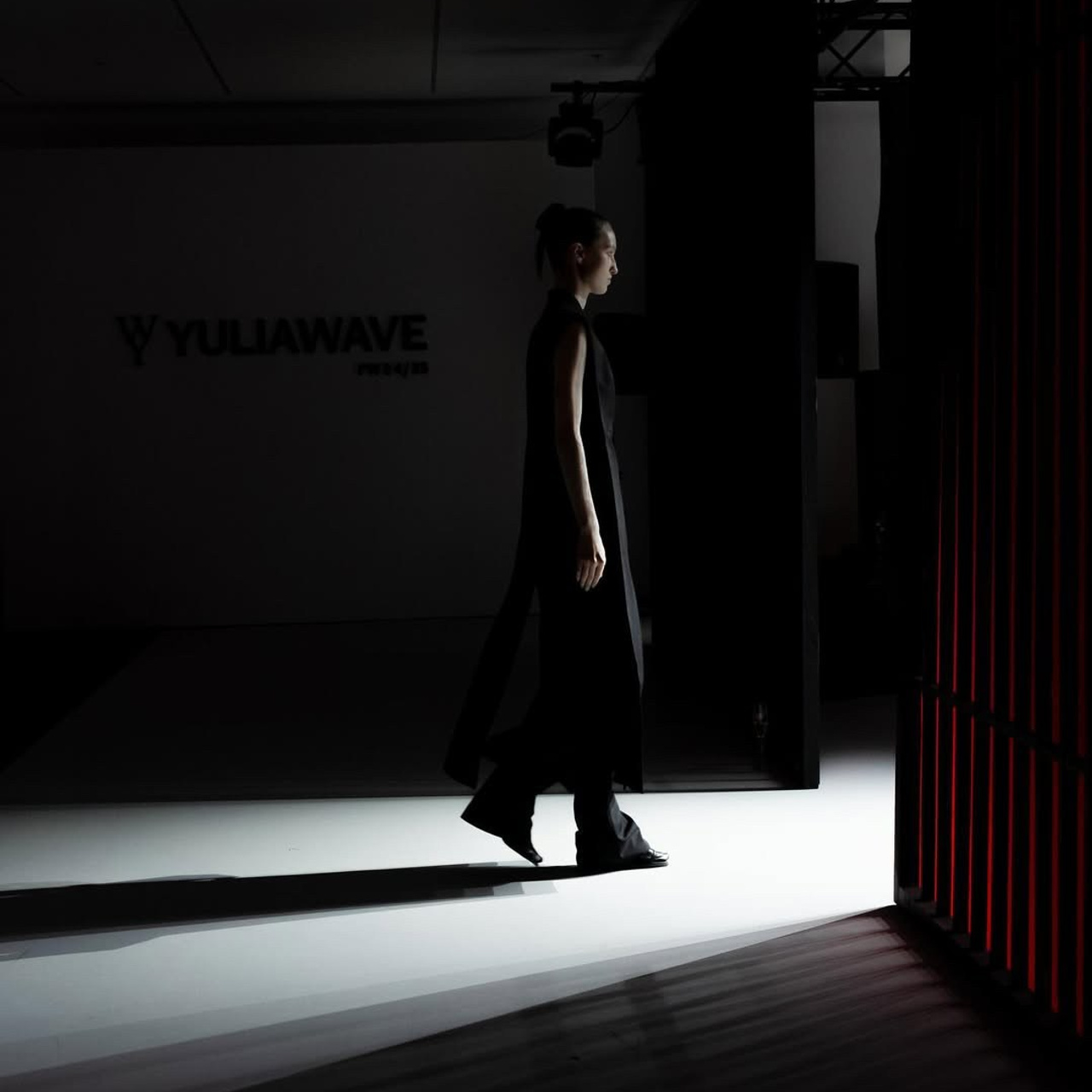 YULIAWAVE ENSO FASHION SHOW