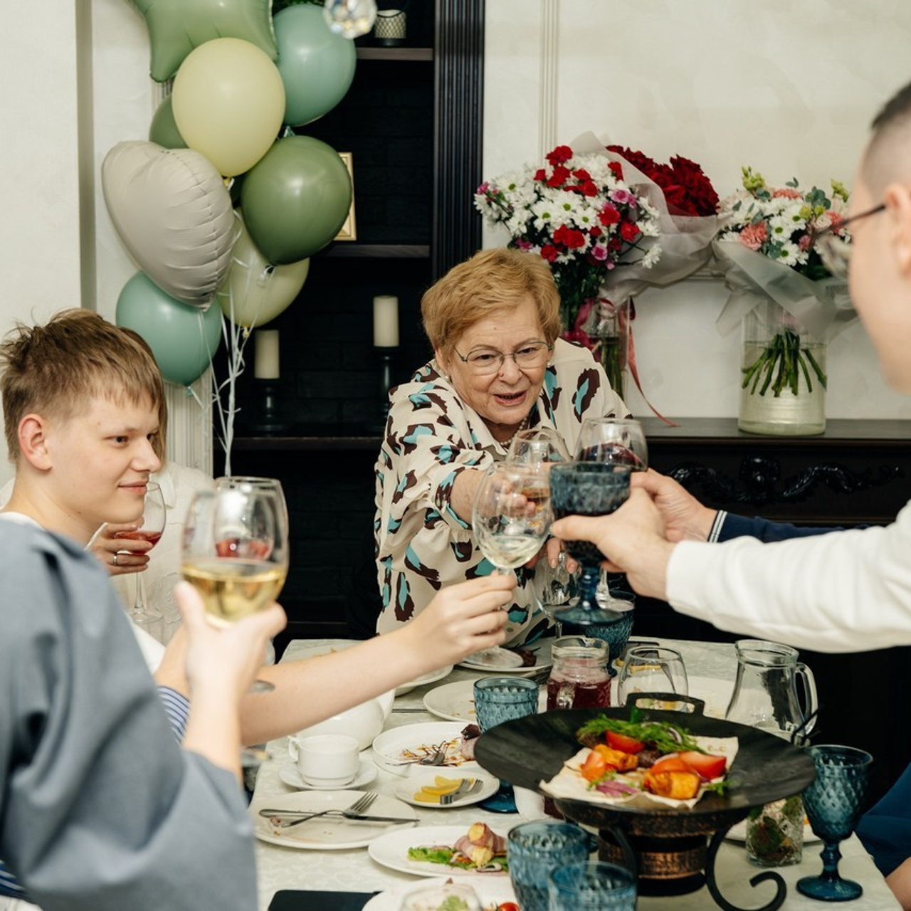 Фотограф и видеограф в Тюмени Анна Жагорина, ваши фото еще не отдавали так быстро!