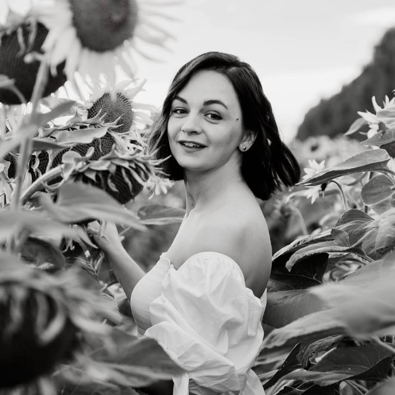 • Feedback. Cinematic presets video/photo, visual, content creator Lina Pleshakova