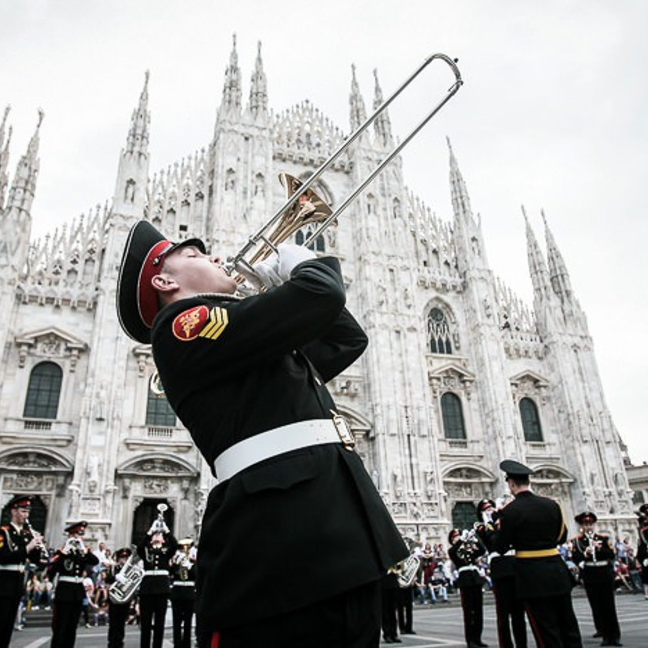 Репортаж. Суворовцы. Площадь Дуомо, Милан, Италия. 2012 г