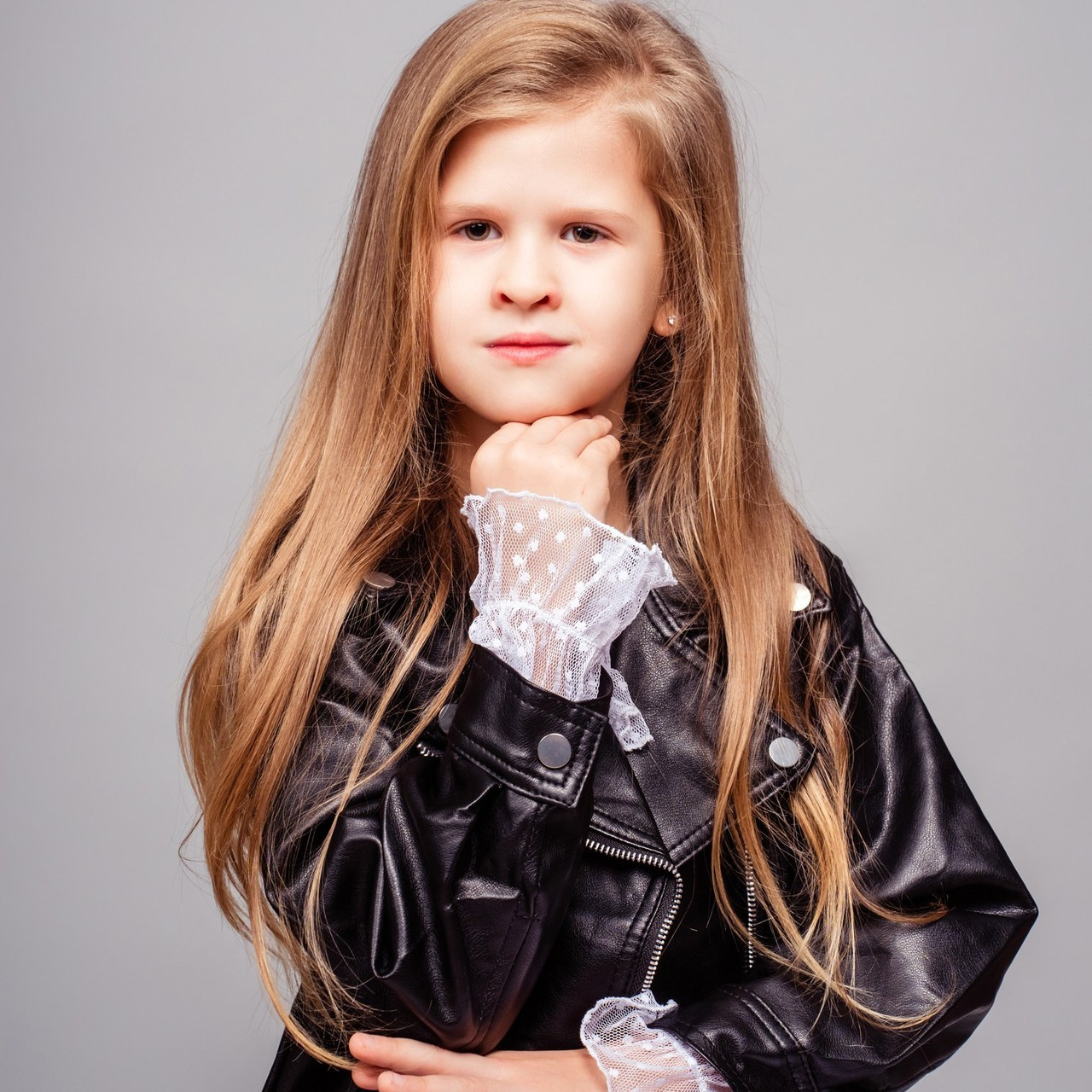 Съемка выпускного общая фотография портрет школьника фотокнига. Выпускные альбомы в Новороссийске и Краснодарском крае