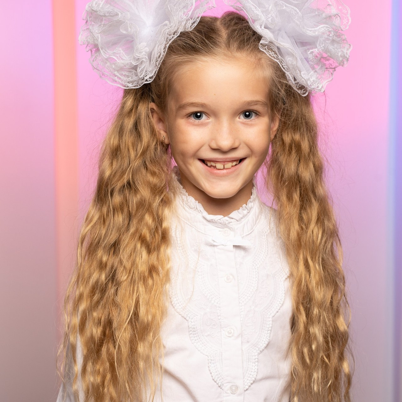 Съемка выпускного общая фотография портрет школьника фотокнига. Выпускные альбомы в Новороссийске и Краснодарском крае