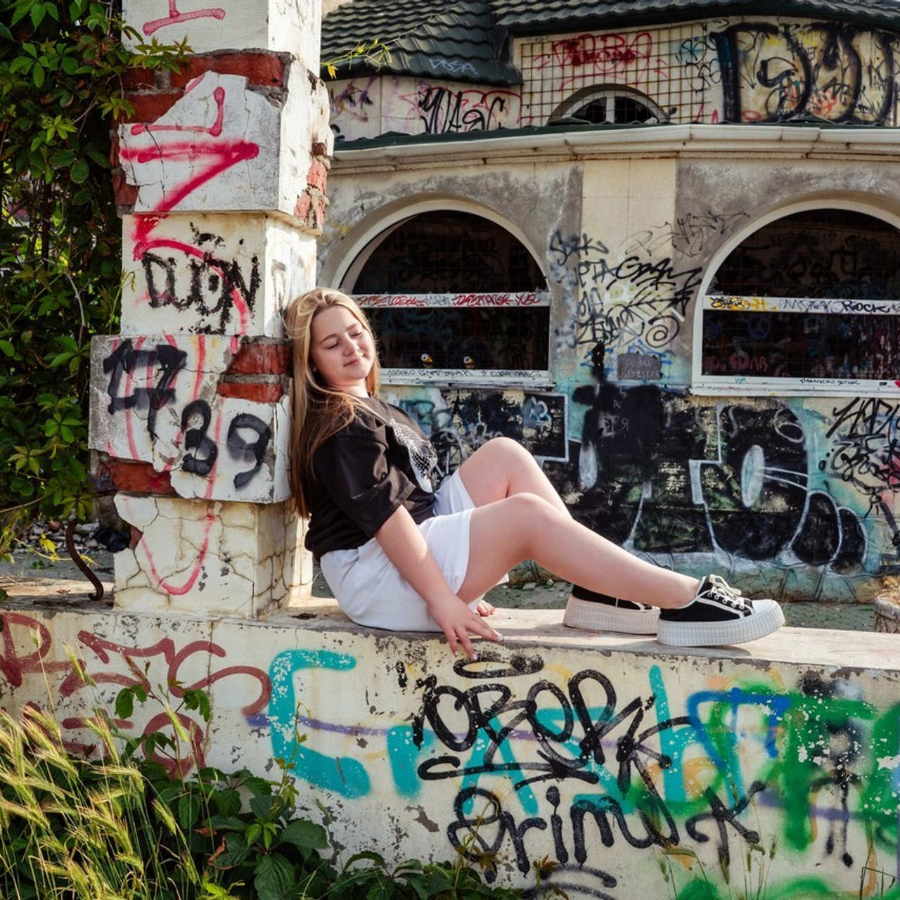 Съемка выпускного общая фотография портрет школьника фотокнига. Выпускные альбомы в Новороссийске и Краснодарском крае