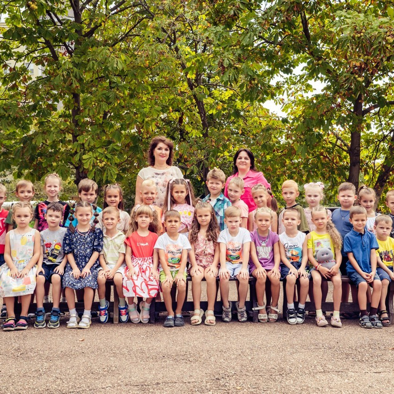 Съемка выпускного общая фотография портрет школьника фотокнига. Выпускные альбомы в Новороссийске и Краснодарском крае