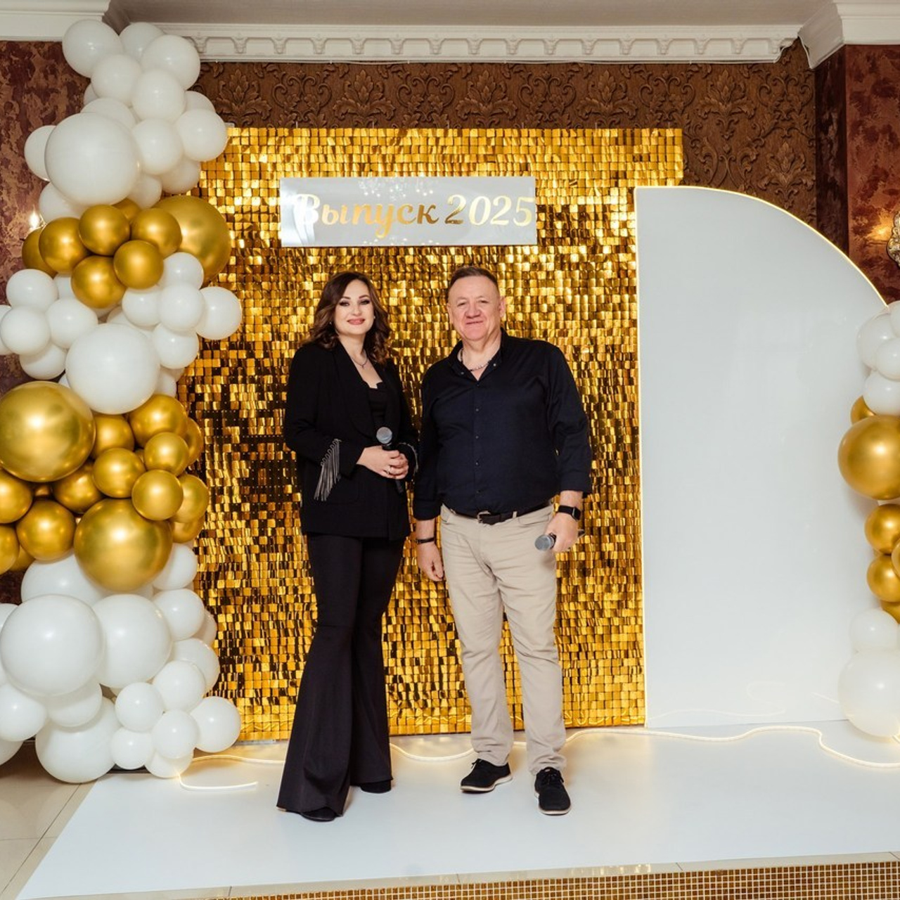 Съемка выпускного общая фотография портрет школьника фотокнига. Выпускные альбомы в Новороссийске и Краснодарском крае