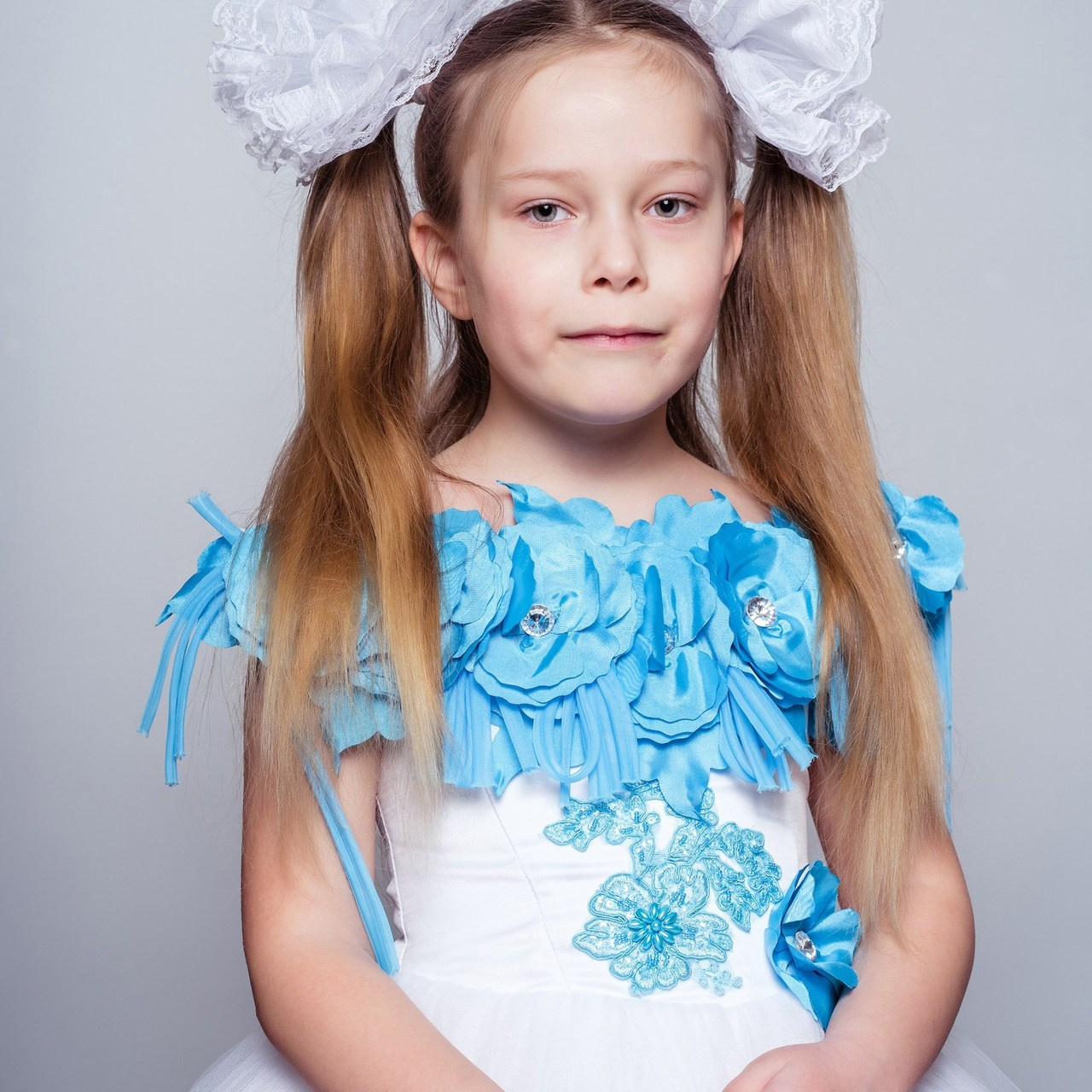 Съемка выпускного общая фотография портрет школьника фотокнига. Выпускные альбомы в Новороссийске и Краснодарском крае