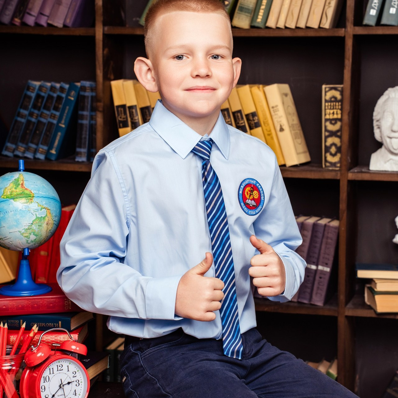 Съемка выпускного общая фотография портрет школьника фотокнига. Выпускные альбомы в Новороссийске и Краснодарском крае