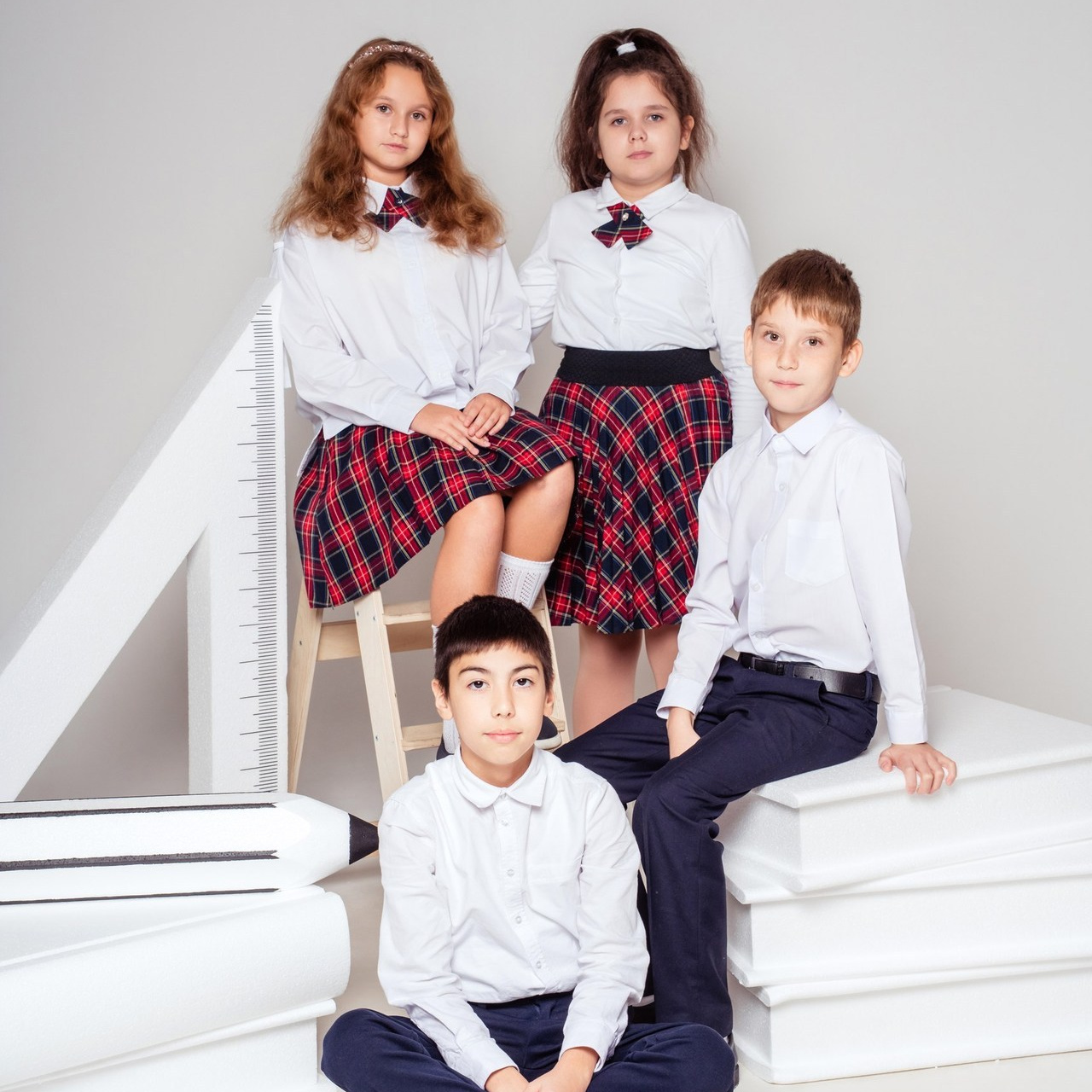 Съемка выпускного общая фотография портрет школьника фотокнига. Выпускные альбомы в Новороссийске и Краснодарском крае