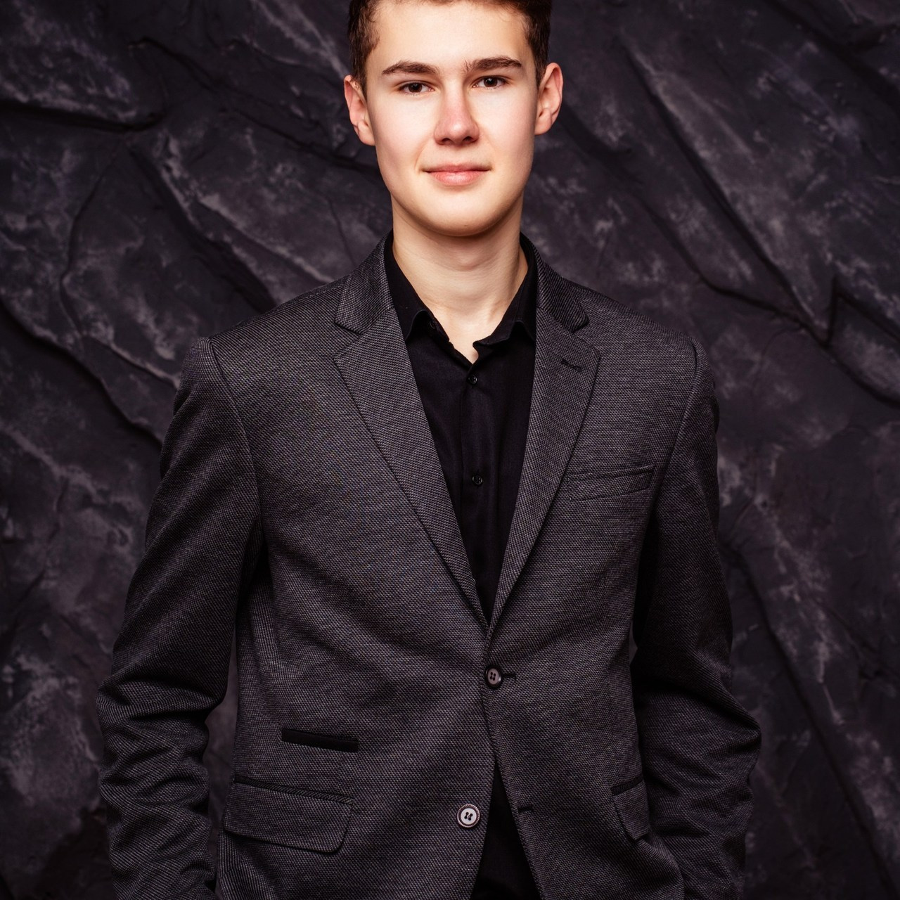 Съемка выпускного общая фотография портрет школьника фотокнига. Выпускные альбомы в Новороссийске и Краснодарском крае