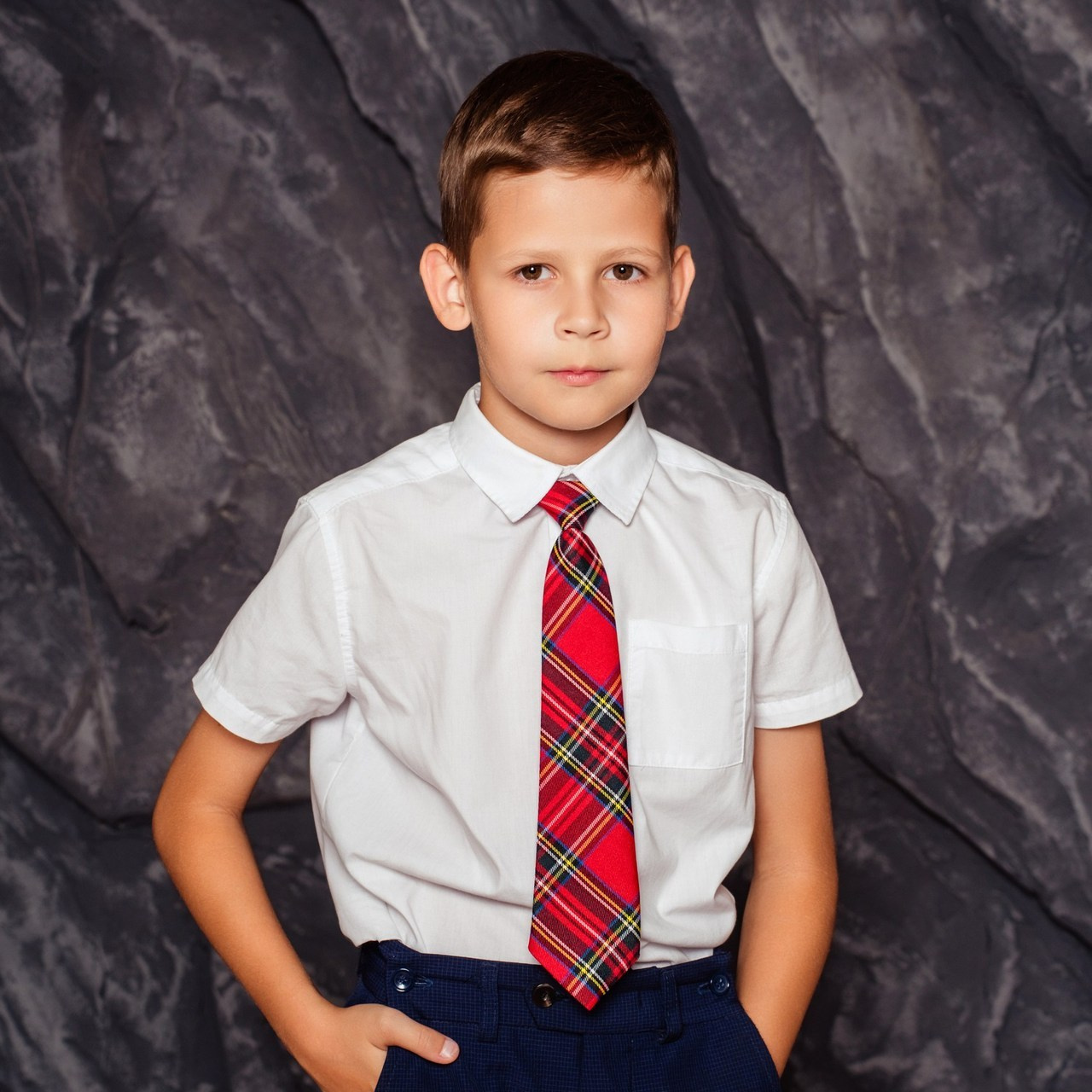 Съемка выпускного общая фотография портрет школьника фотокнига. Выпускные альбомы в Новороссийске и Краснодарском крае