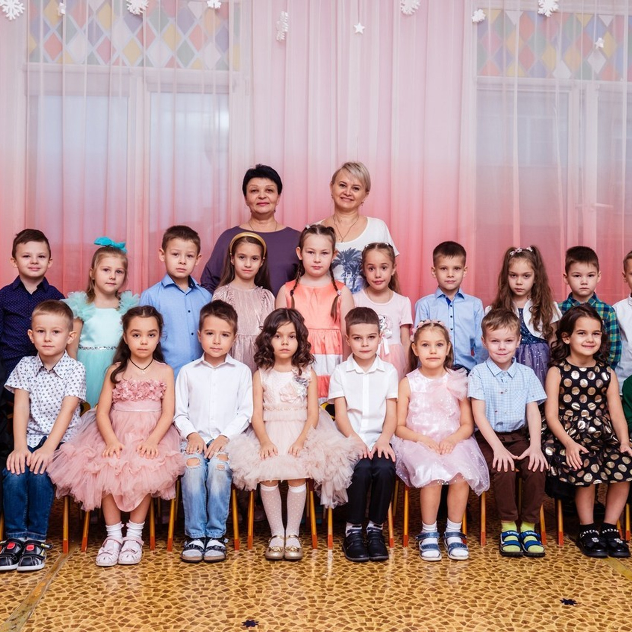 Съемка выпускного общая фотография портрет школьника фотокнига. Выпускные альбомы в Новороссийске и Краснодарском крае