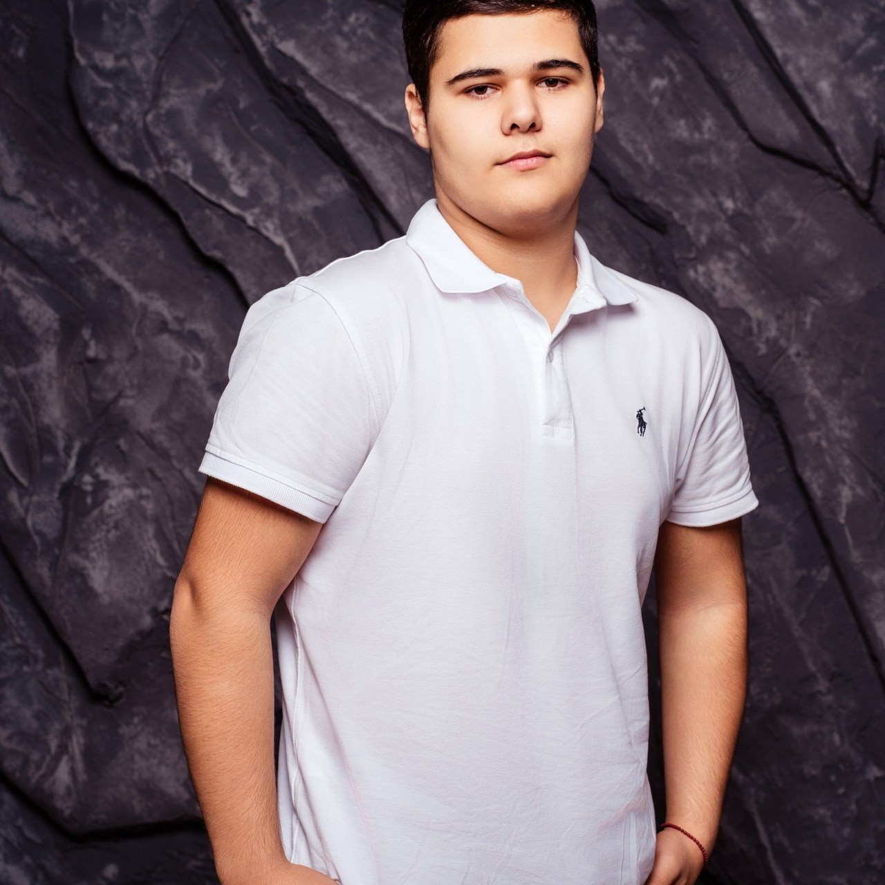 Съемка выпускного общая фотография портрет школьника фотокнига. Выпускные альбомы в Новороссийске и Краснодарском крае