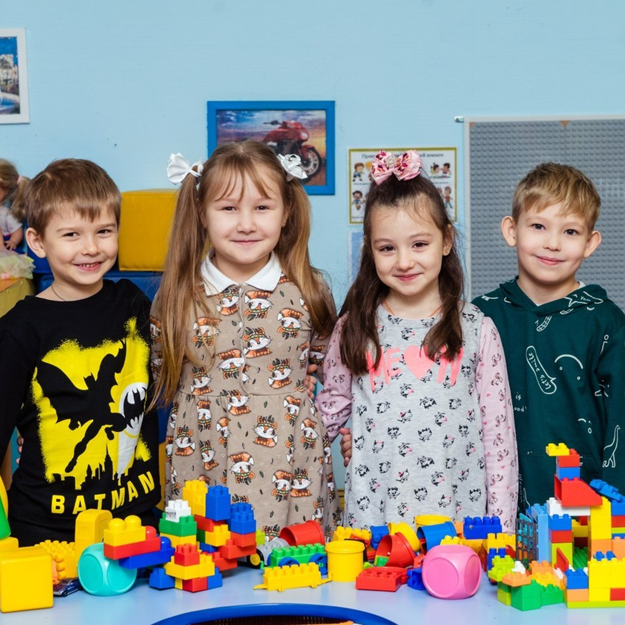 Съемка выпускного общая фотография портрет школьника фотокнига. Выпускные альбомы в Новороссийске и Краснодарском крае