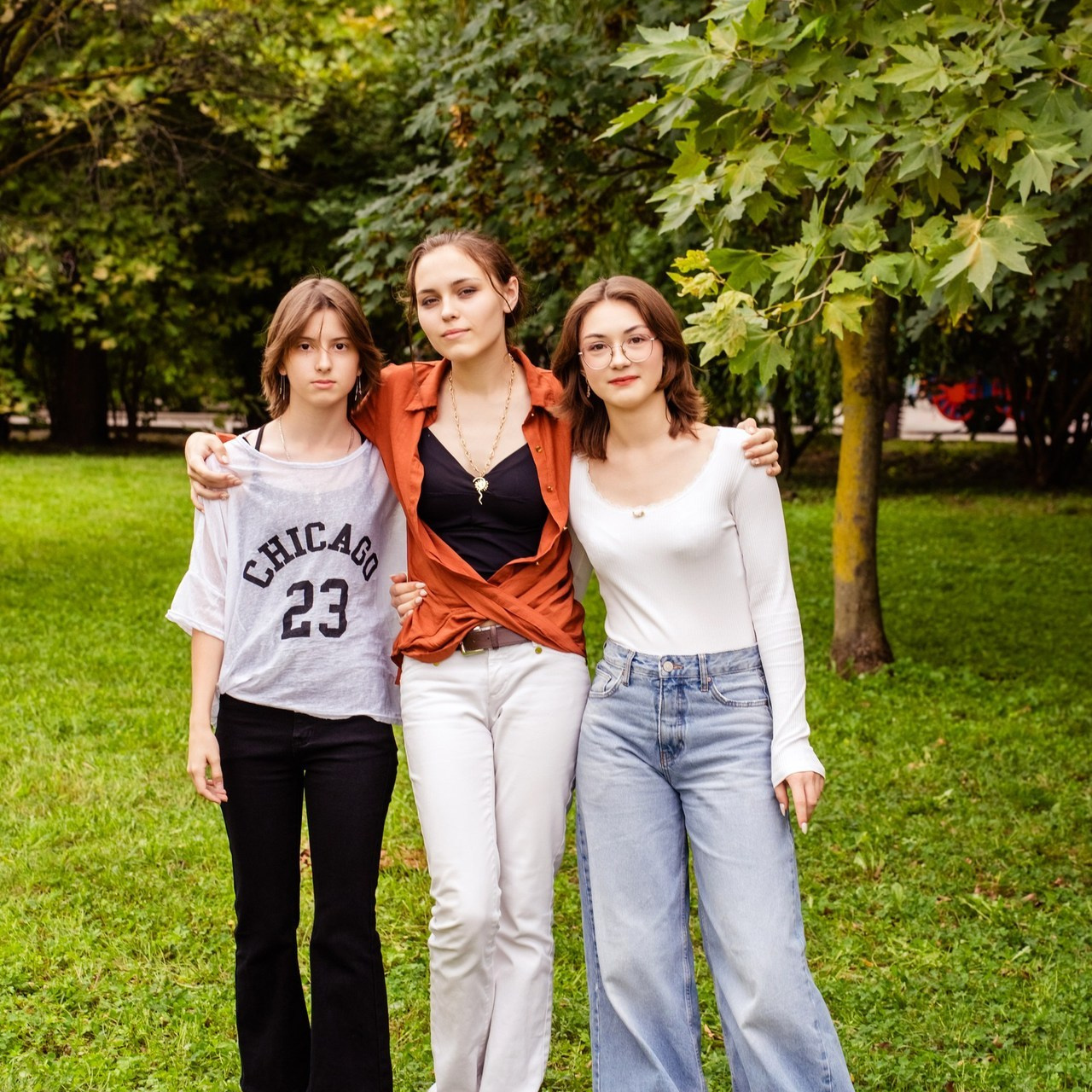 Съемка выпускного общая фотография портрет школьника фотокнига. Выпускные альбомы в Новороссийске и Краснодарском крае