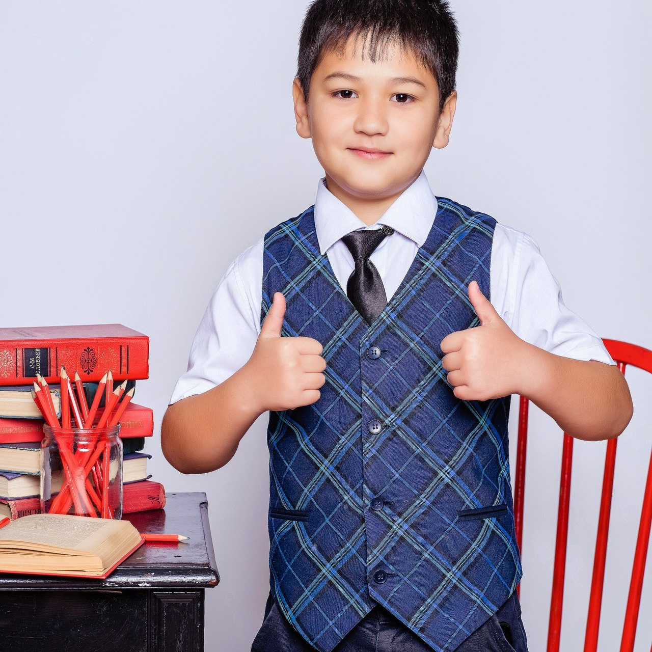 Съемка выпускного общая фотография портрет школьника фотокнига. Выпускные альбомы в Новороссийске и Краснодарском крае