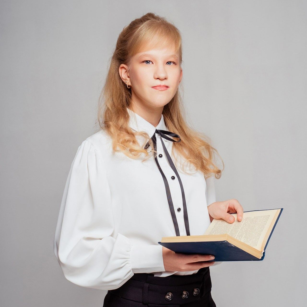 Съемка выпускного общая фотография портрет школьника фотокнига. Выпускные альбомы в Новороссийске и Краснодарском крае