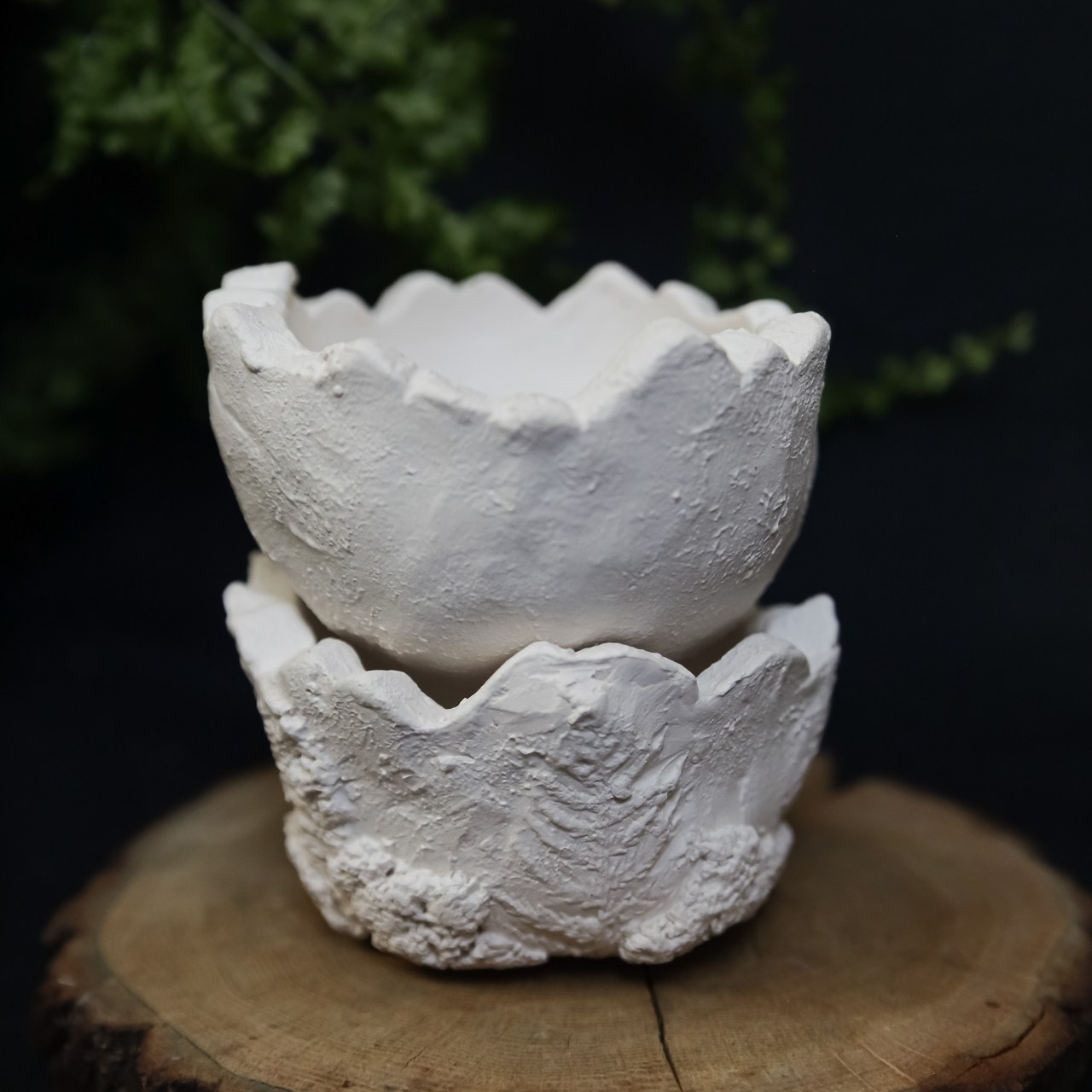 Горшок Яйцо с рельефом мха 800 р.