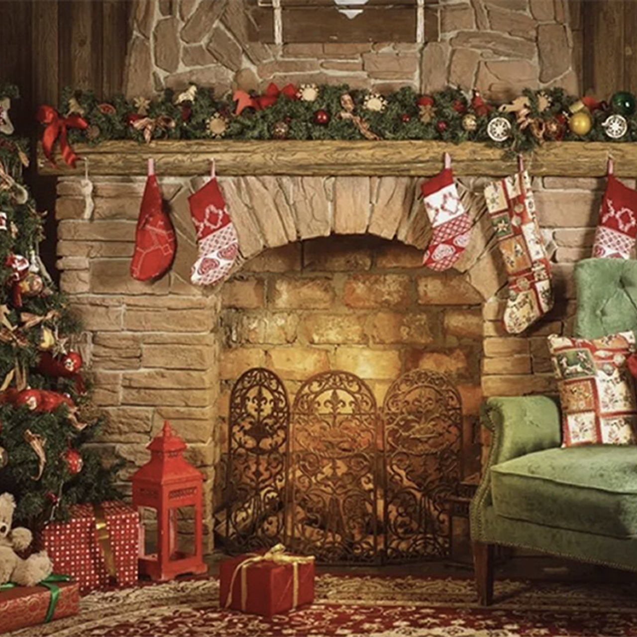 Фотозона в Мкр Красногорский — красная