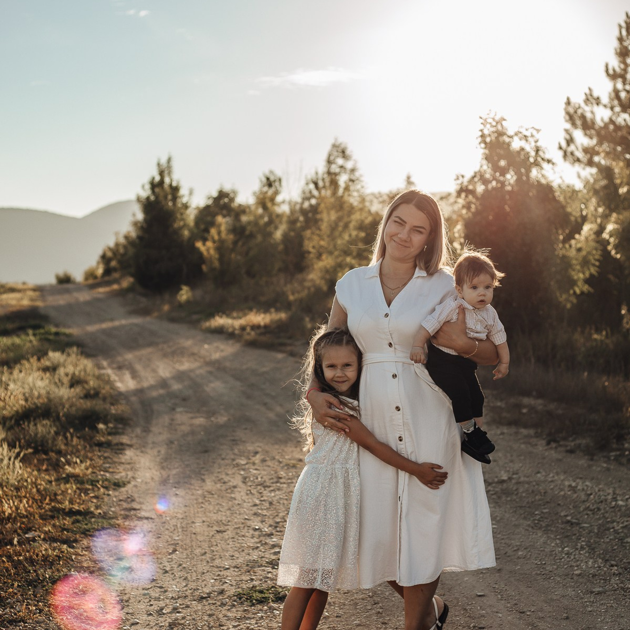 Сергей, Надя, Ульяна и Захарчик — домик виноградаря