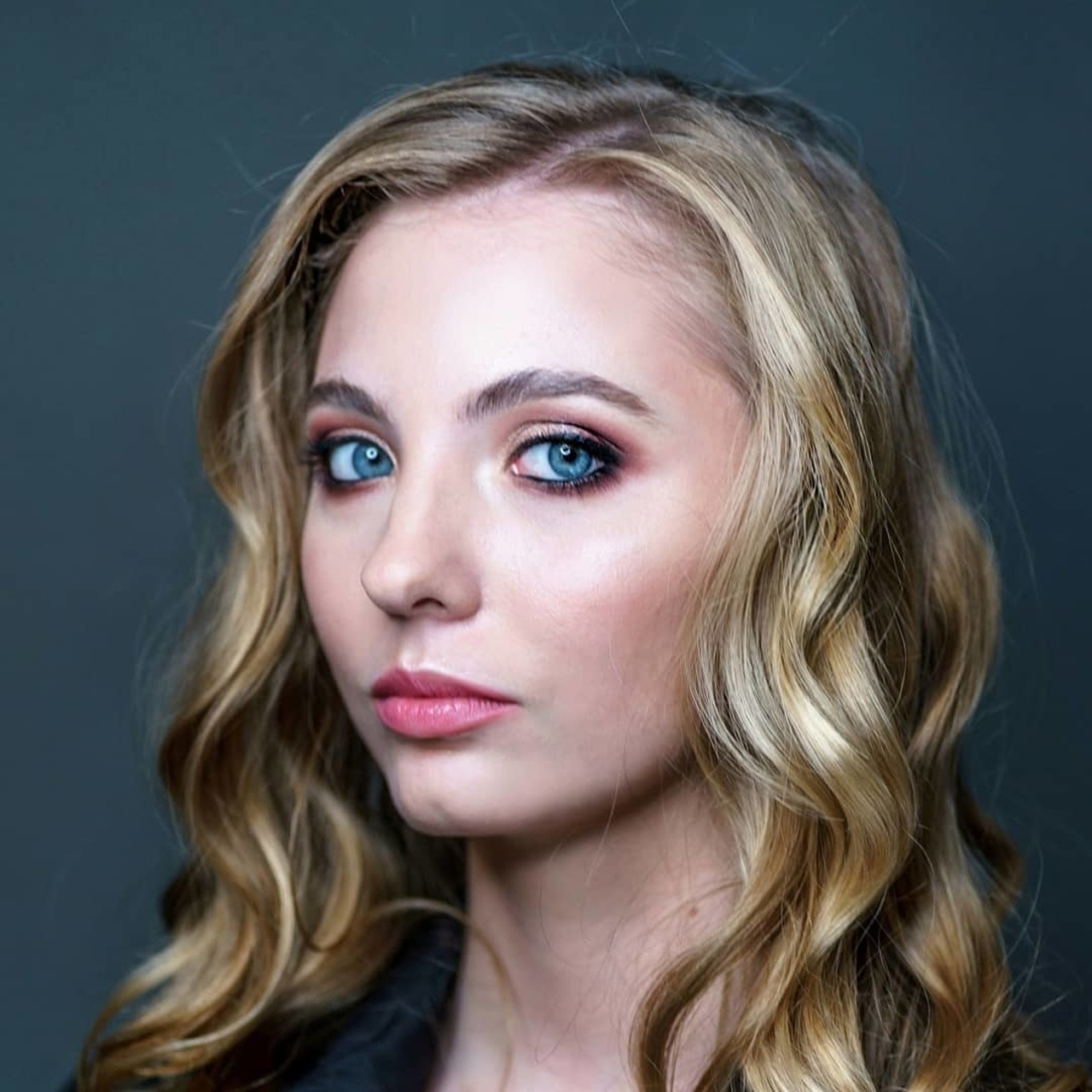 Отзывы. Визажист — стилист по прическам в г. Санкт — Петербург. Алина Виллер