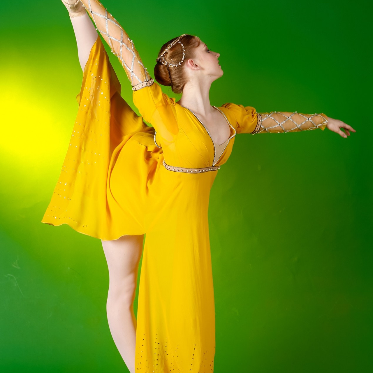 Солнечная. Fantastic-Bodies photo performance