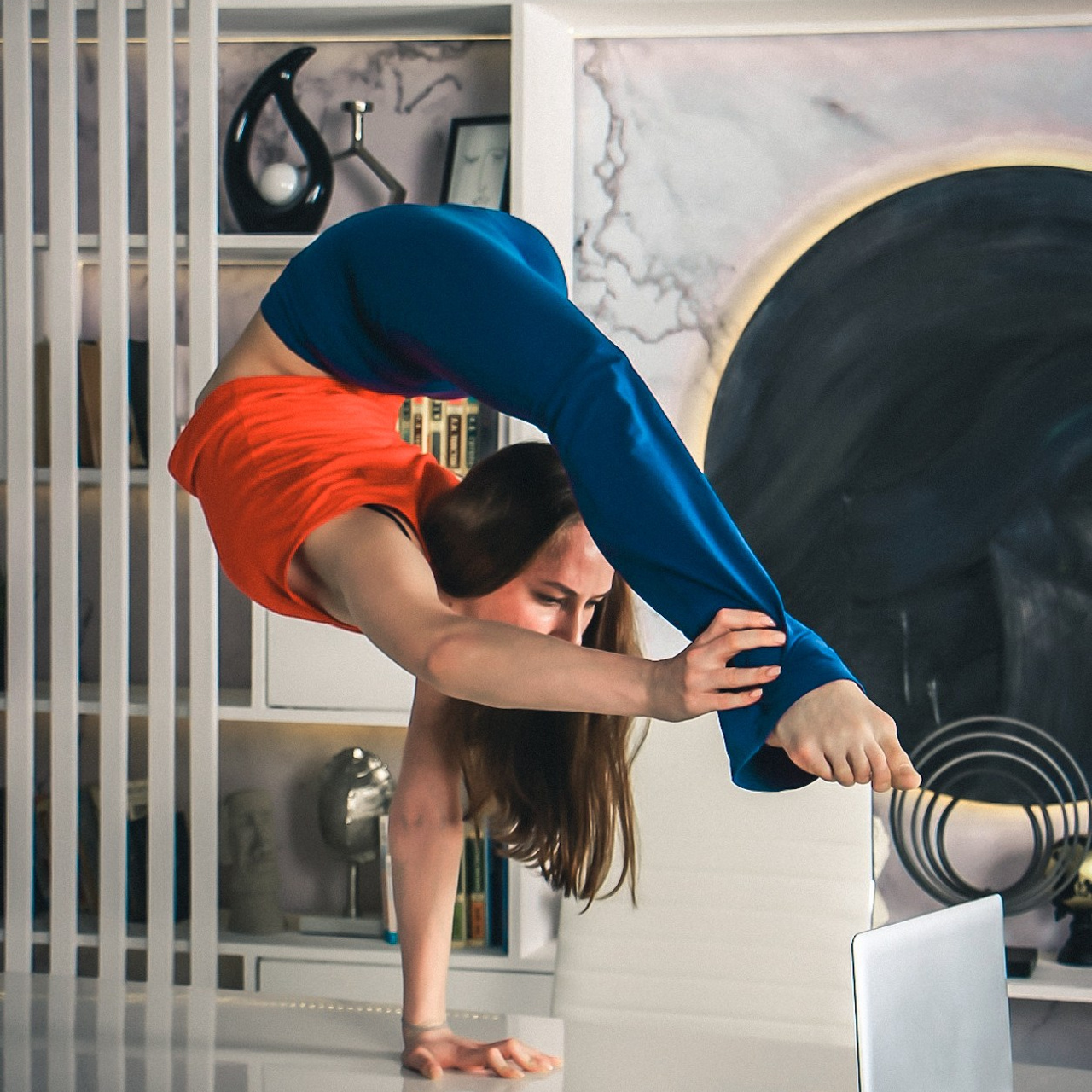 Цирковая 030. Fantastic-Bodies photo performance