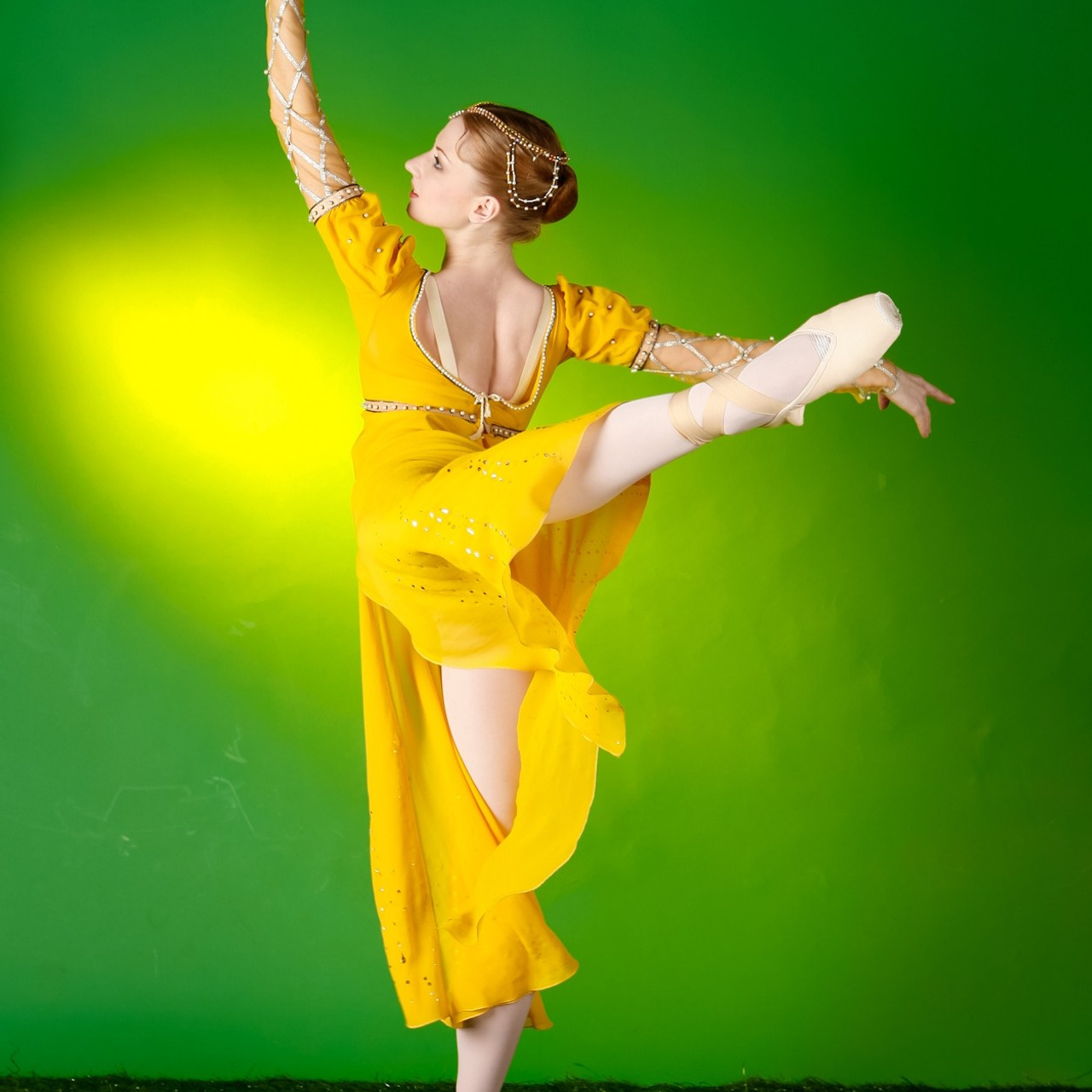 Солнечная. Fantastic-Bodies photo performance