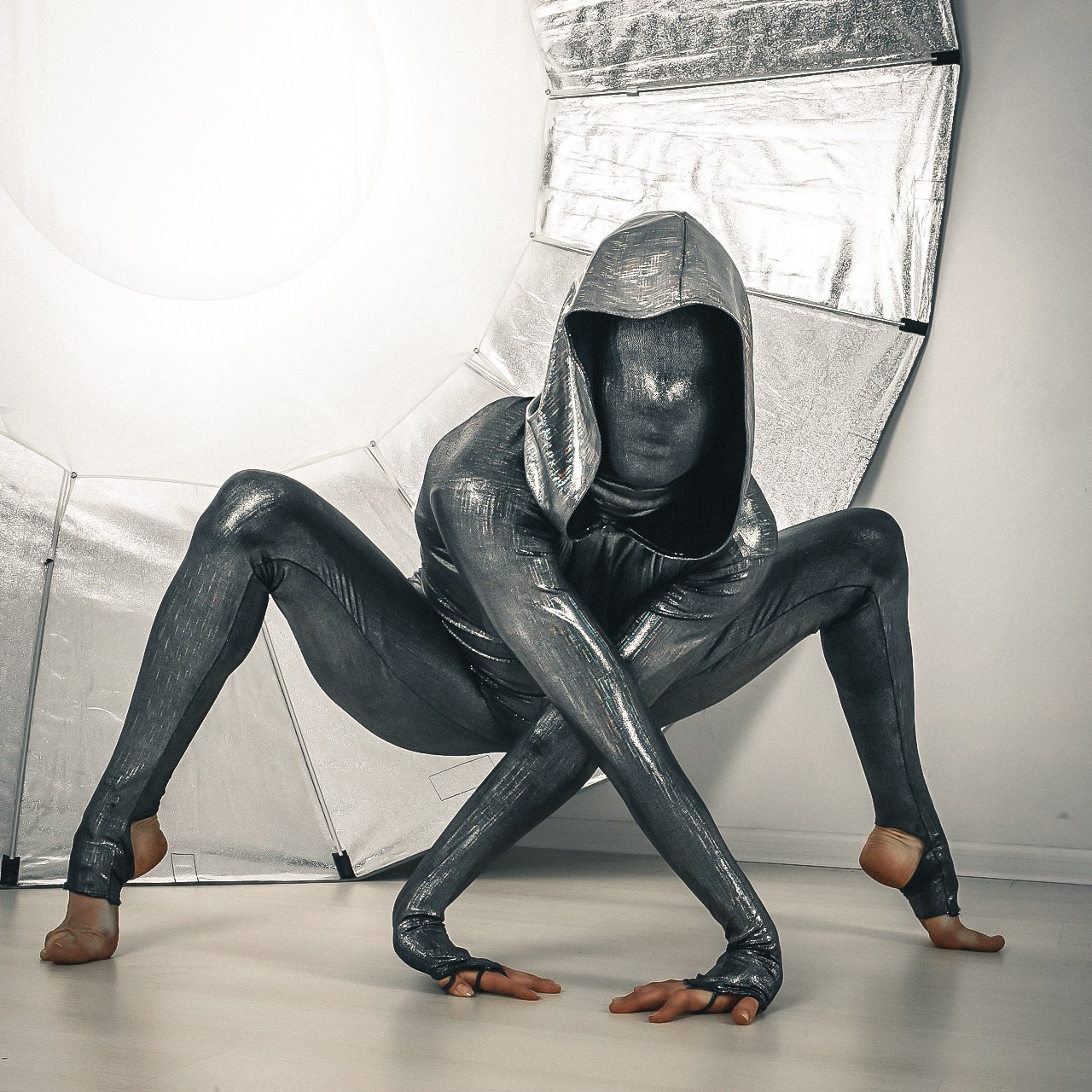 Цирковая 018. Fantastic-Bodies photo performance