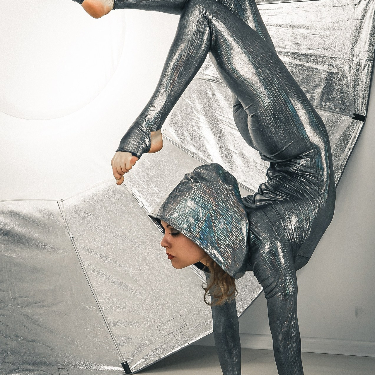 Цирковая 018. Fantastic-Bodies photo performance